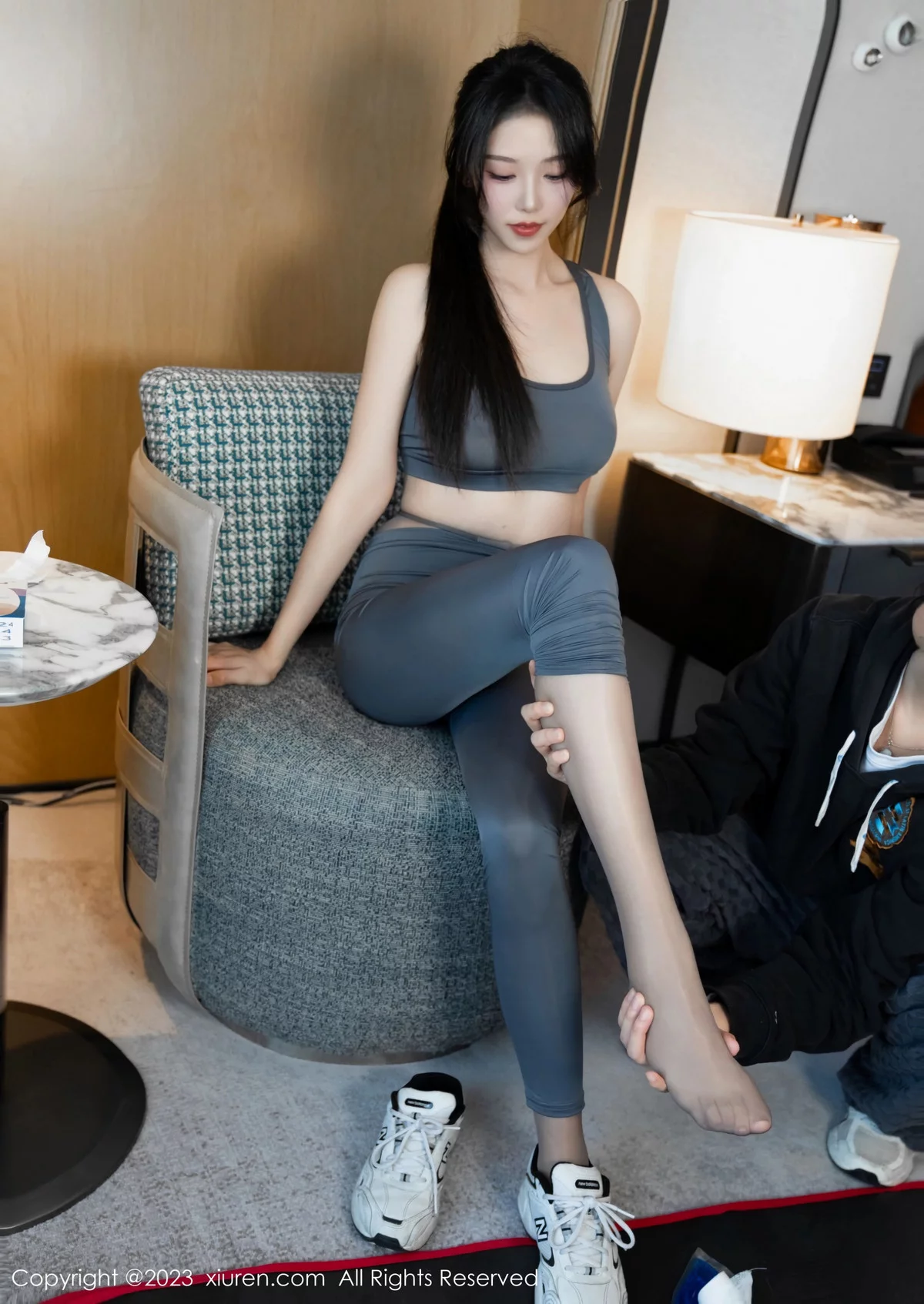 XiuRen第7882期_模特利世性感灰色瑜伽服饰配超薄无内灰丝秀曼妙身姿诱惑写真80P