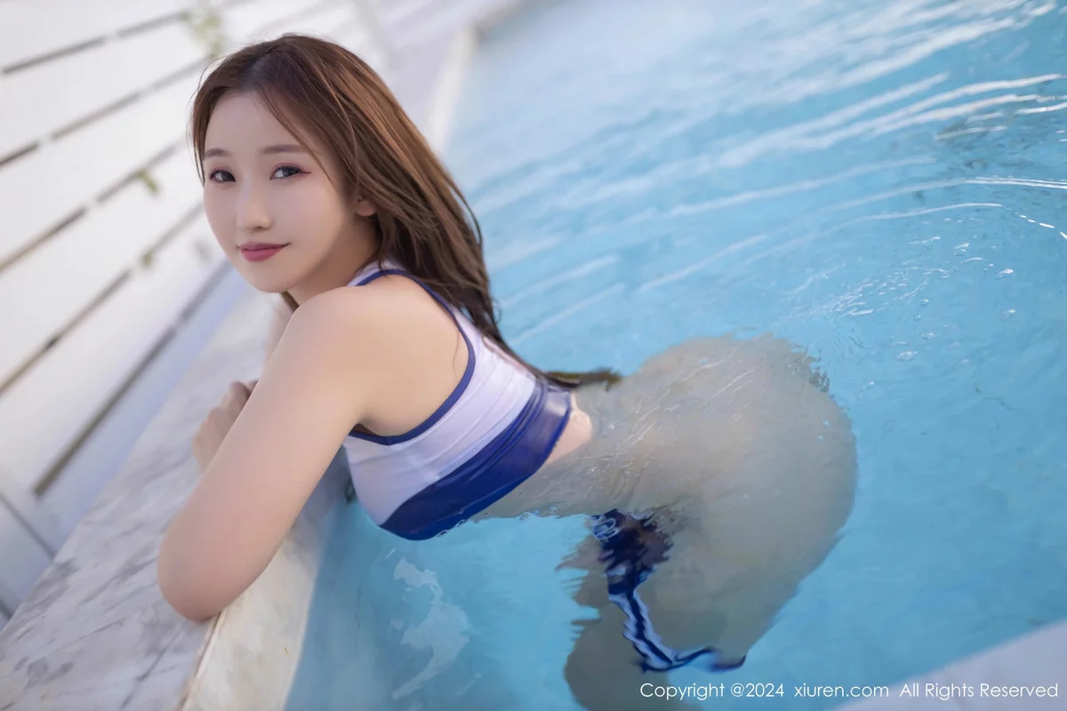 XiuRen第7905期_模特杏子Yada泳池场景性感蓝白死库水秀曼妙身姿迷人诱惑写真81P