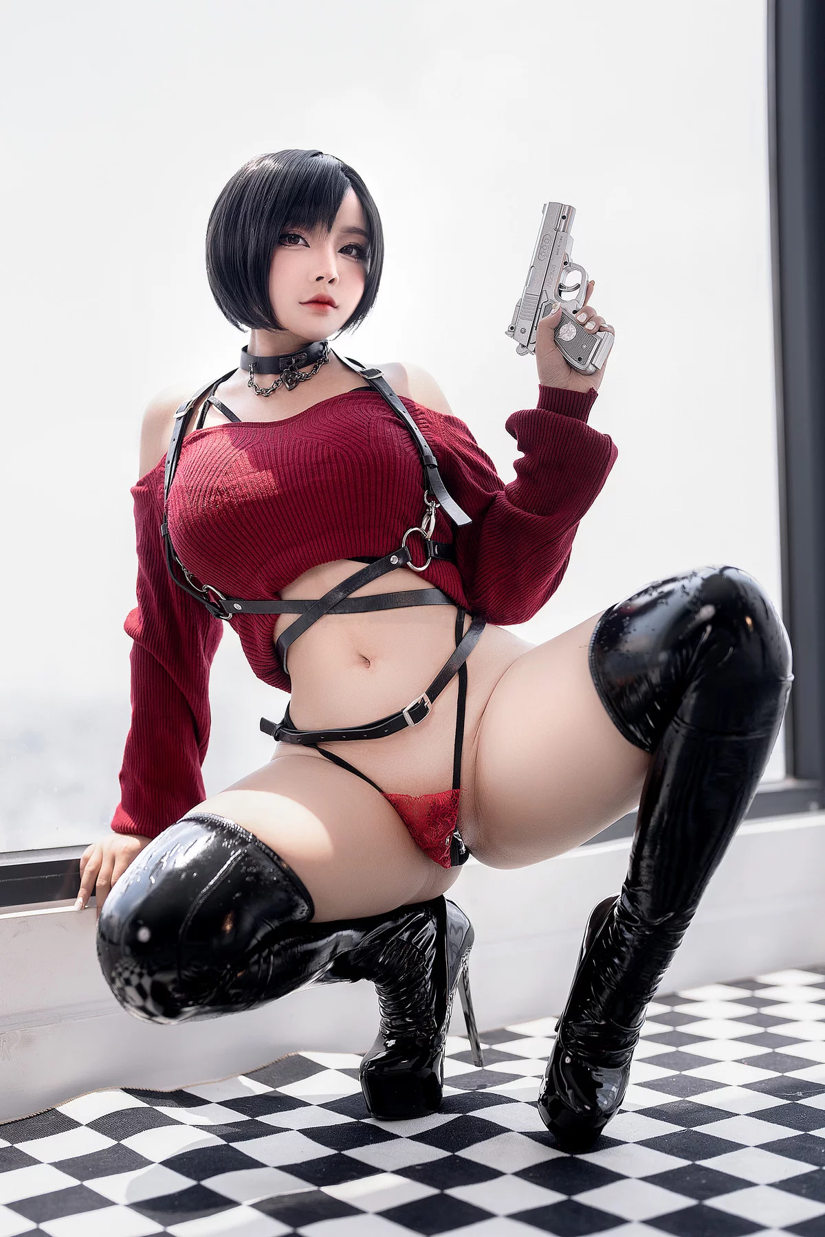 越南Coser美女Sayo Momo秘密任务主题性感间谍装扮红黑蕾丝内衣秀惹火身材诱惑写真45P