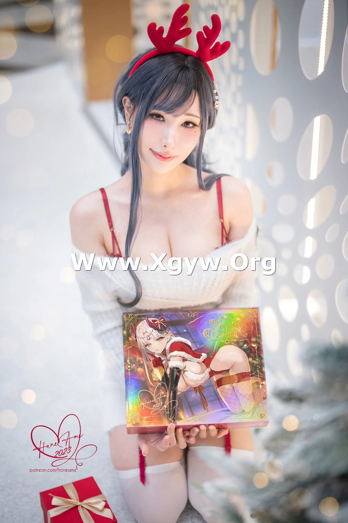 Coser美女雨波_HaneAme圣诞训鹿主题性感白色毛衣配白丝吊袜秀丰满身材诱惑写真38P