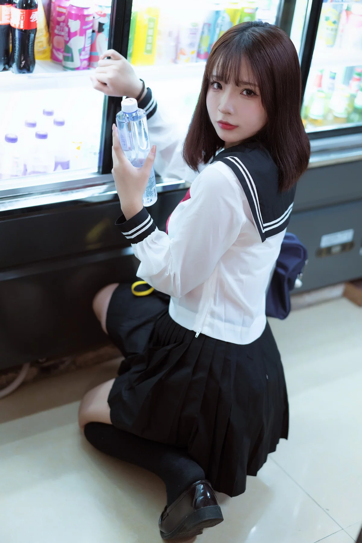 网络美女yuuhui玉汇约会我的女学生主题脱学妹制服露白色内衣秀丰满身材诱惑写真101P