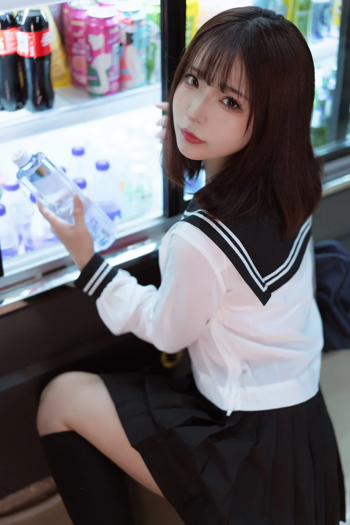 网络美女yuuhui玉汇约会我的女学生主题脱学妹制服露白色内衣秀丰满身材诱惑写真101P