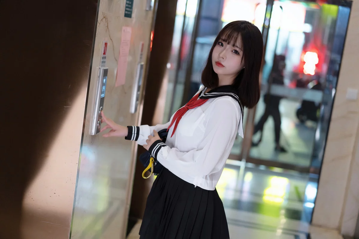 网络美女yuuhui玉汇约会我的女学生主题脱学妹制服露白色内衣秀丰满身材诱惑写真101P