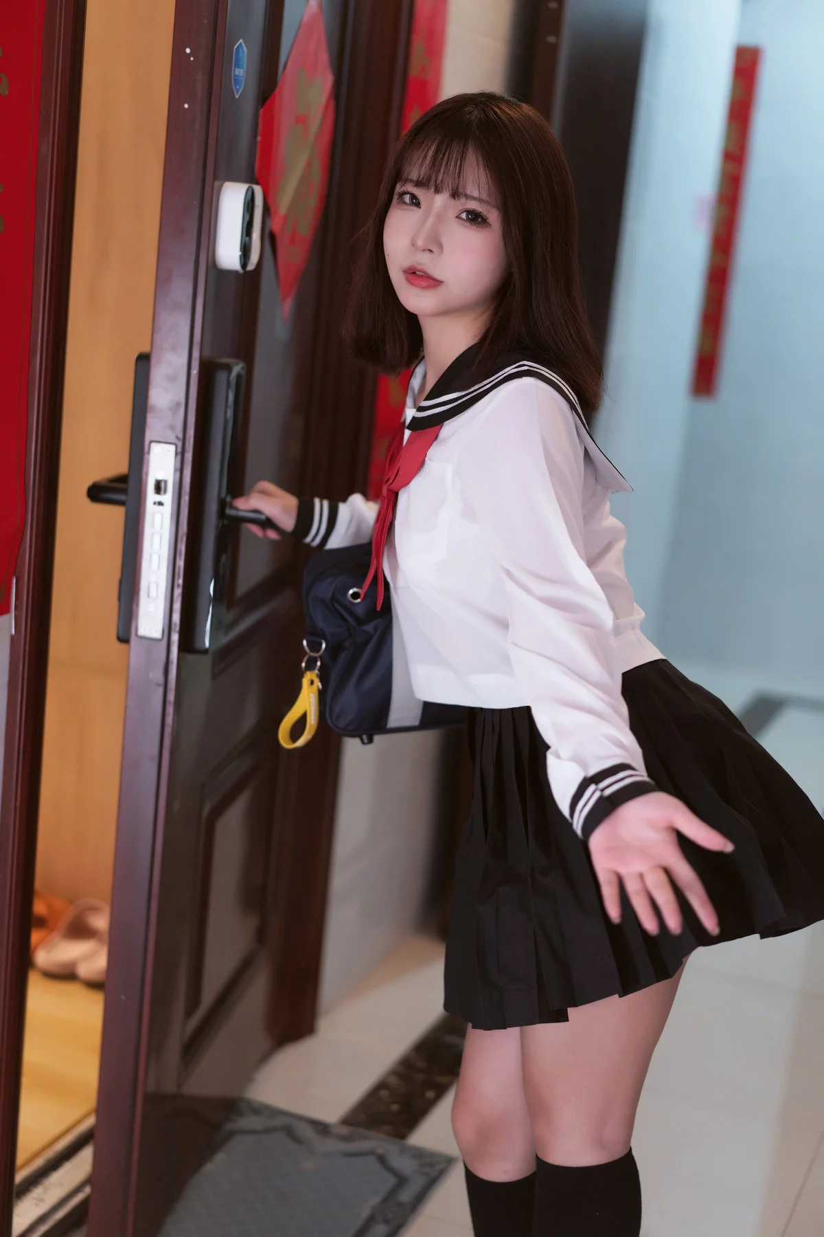 网络美女yuuhui玉汇约会我的女学生主题脱学妹制服露白色内衣秀丰满身材诱惑写真101P