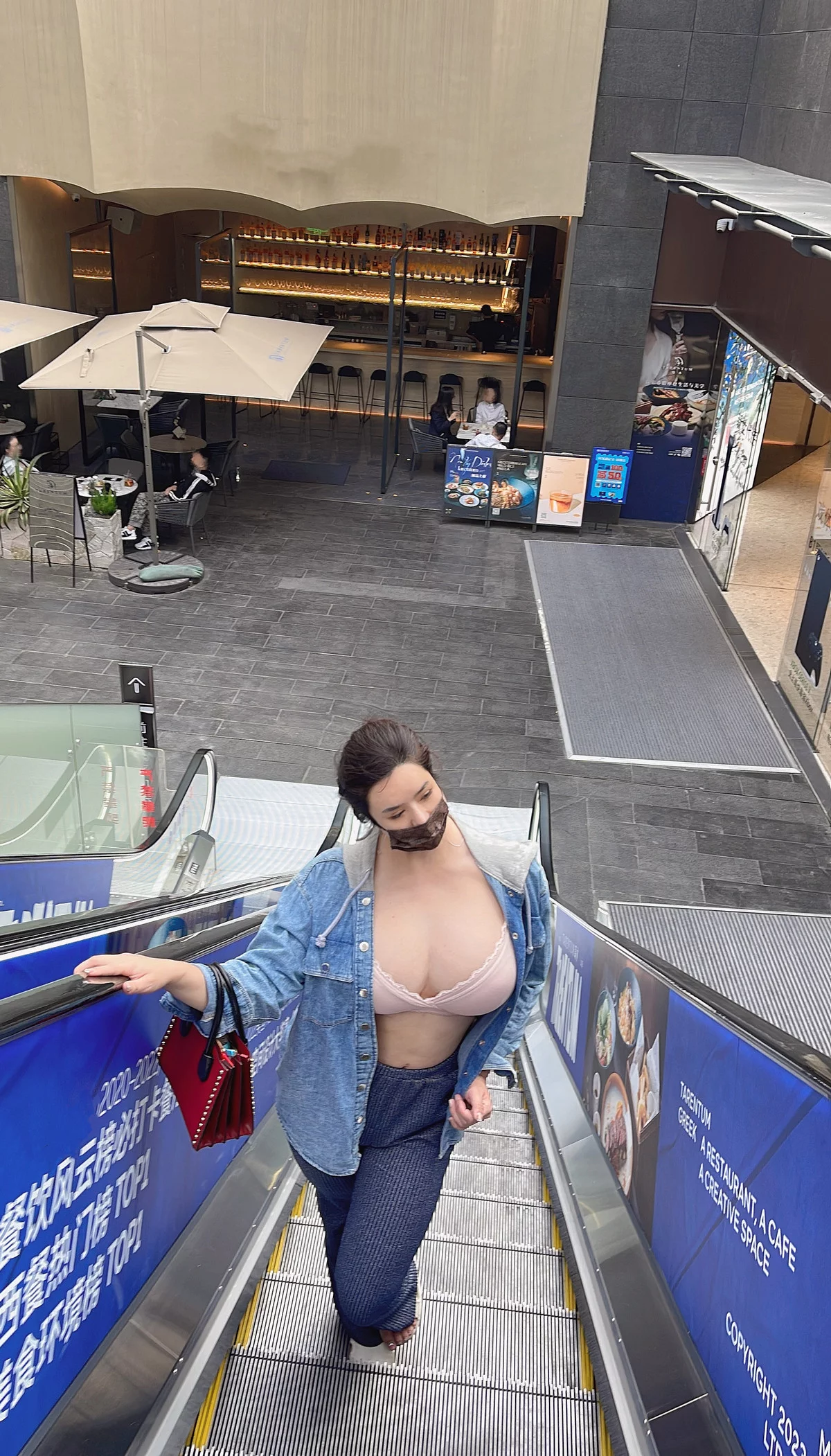 网红美女水蜜桃米米酒店情趣主题性感黑色情趣内衣配黑丝吊袜秀魔鬼身材诱惑写真28P