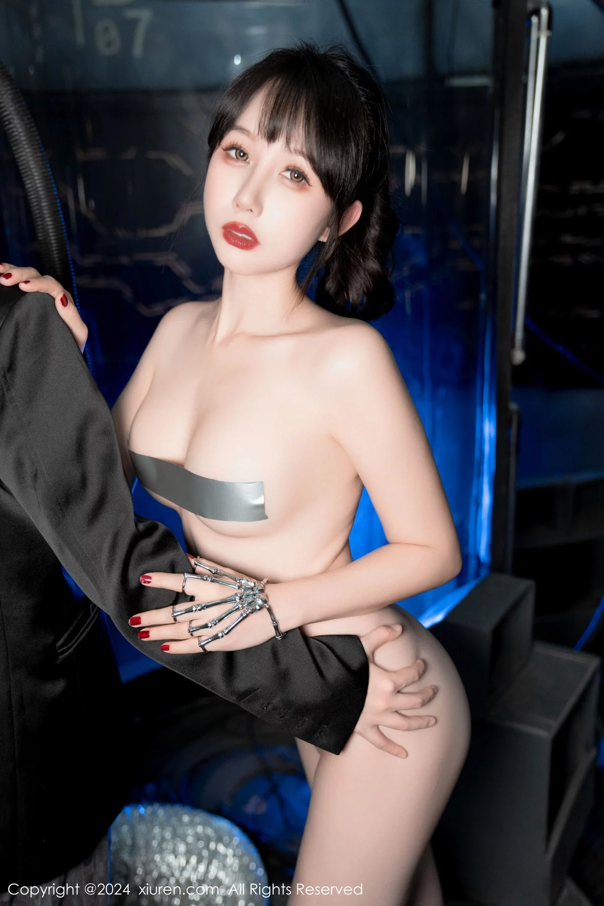 XiuRen第7930期_模特波巧酱Al女友主题私房大尺度全果秀火辣身材遮点诱惑写真86P