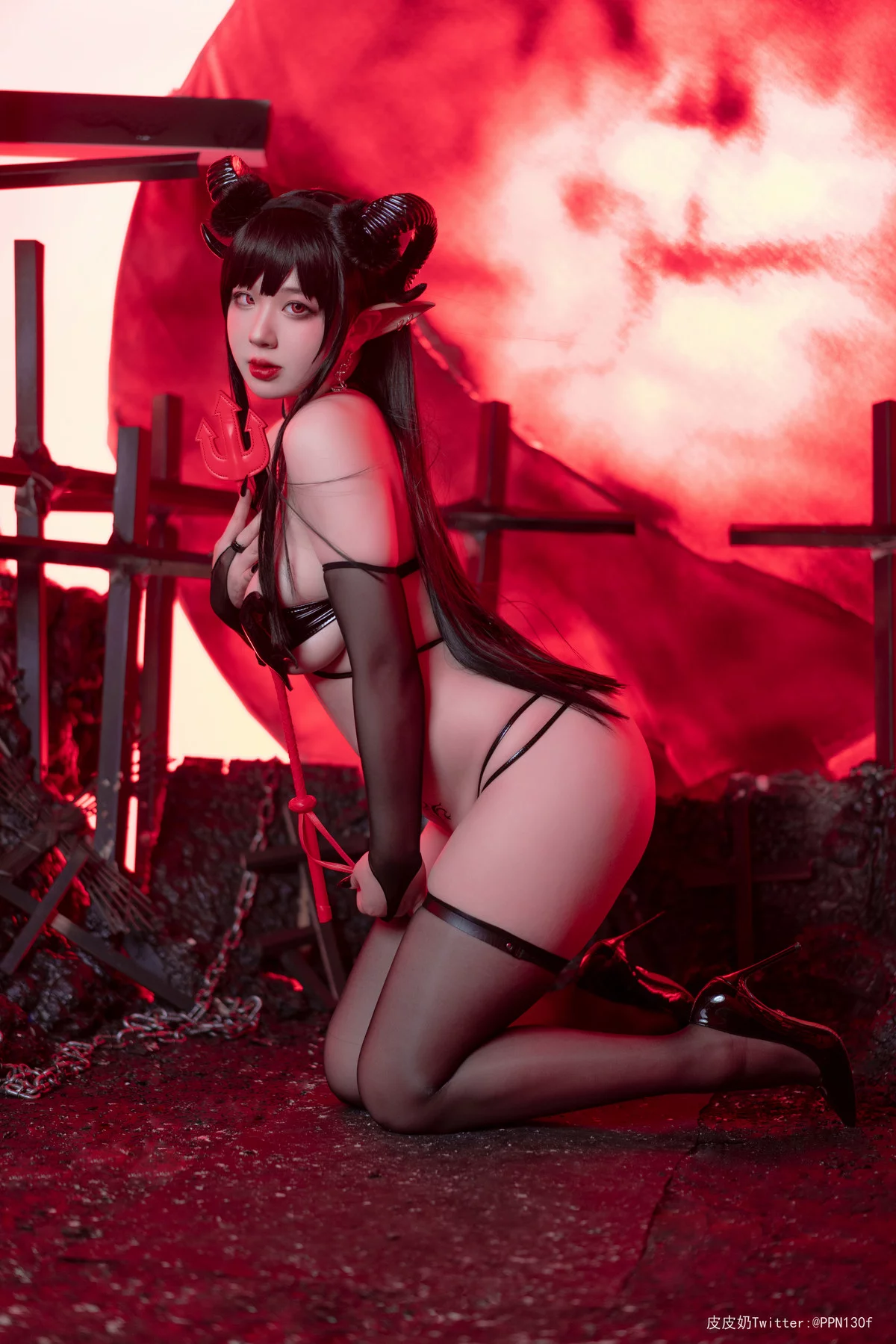 网络美女皮皮奶可可爱了啦魅魔1主题性感黑色皮质内衣配黑丝袜秀丰满身材诱惑写真40P