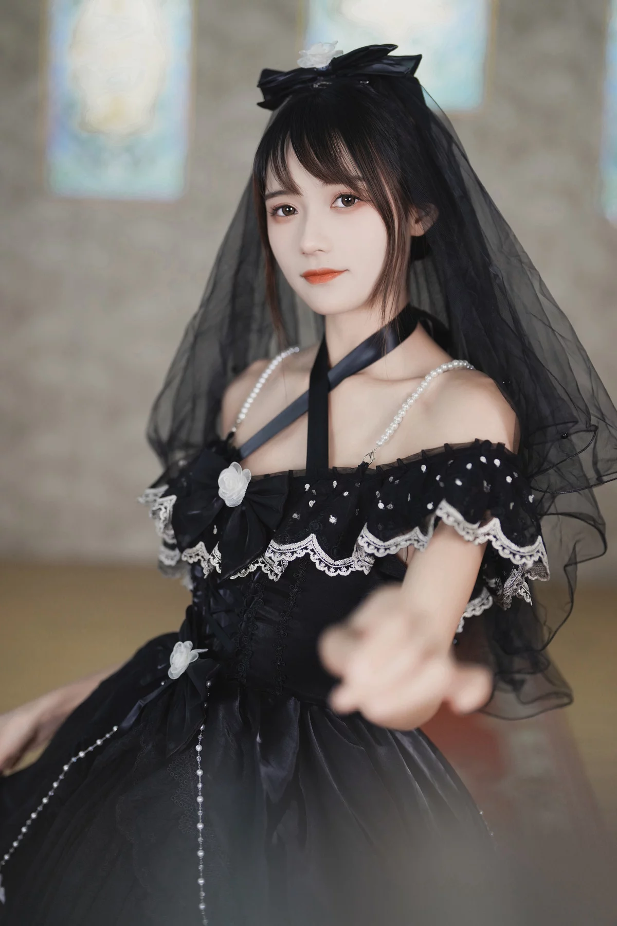 Coser美女兔子Zzz不吃胡萝卜契约十字主题性感黑色婚纱礼裙秀白嫩肌肤迷人写真27P
