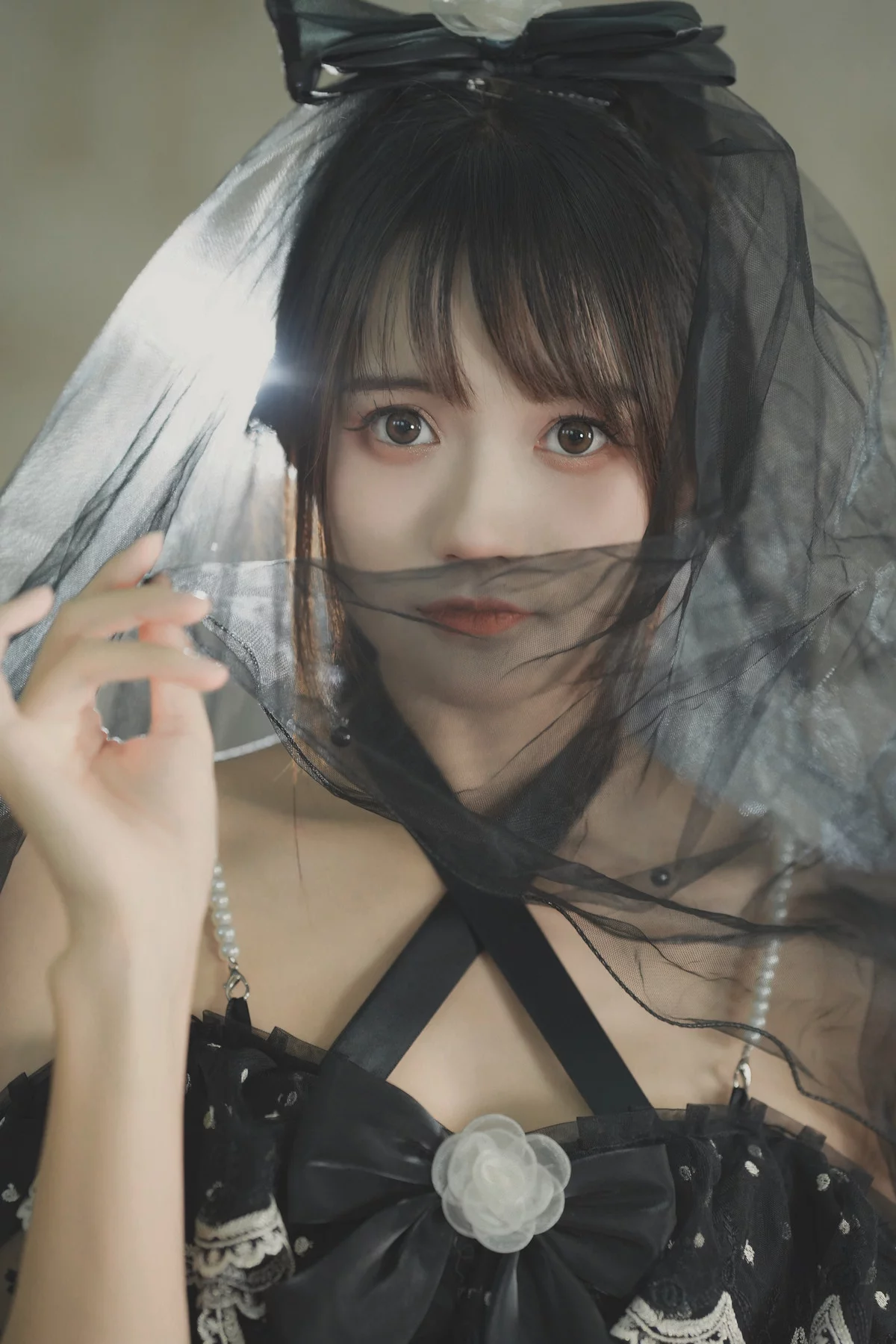 Coser美女兔子Zzz不吃胡萝卜契约十字主题性感黑色婚纱礼裙秀白嫩肌肤迷人写真27P