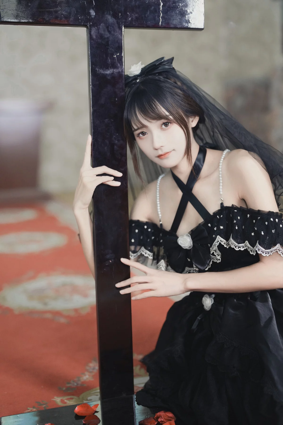 Coser美女兔子Zzz不吃胡萝卜契约十字主题性感黑色婚纱礼裙秀白嫩肌肤迷人写真27P