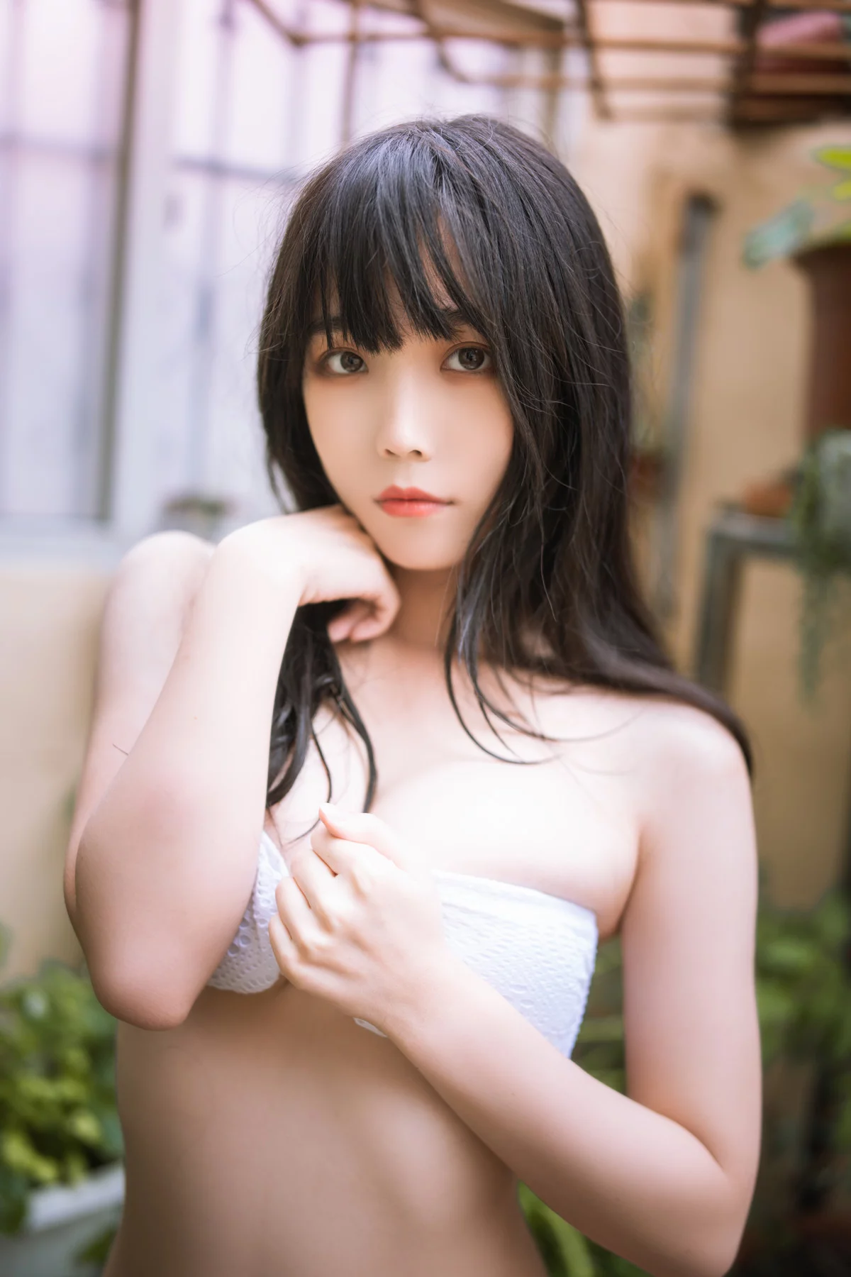 网络美女汪知子夏日小院主题性感白色短T配牛仔短裤露白色内衣秀完美身材诱惑写真33P