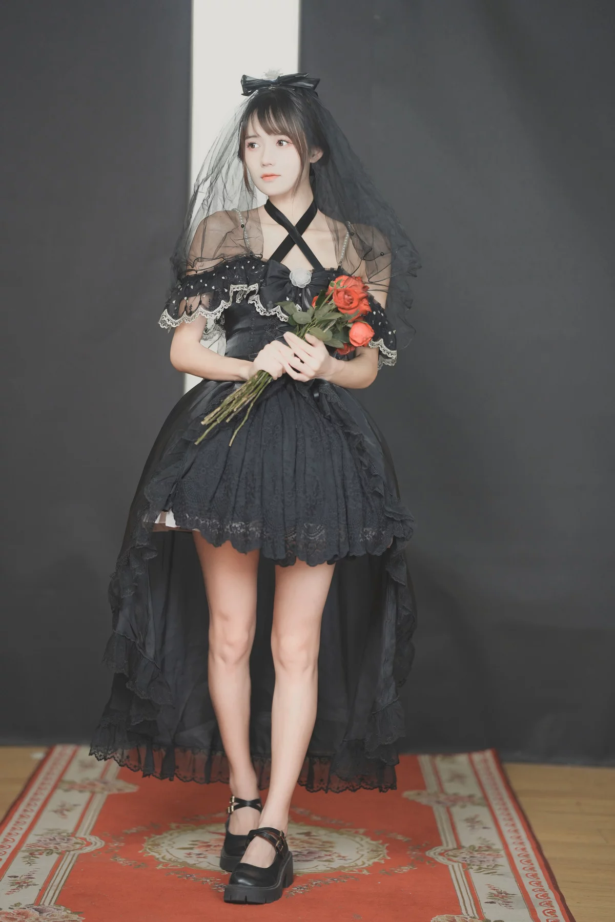 Coser美女兔子Zzz不吃胡萝卜契约十字主题性感黑色婚纱礼裙秀白嫩肌肤迷人写真27P