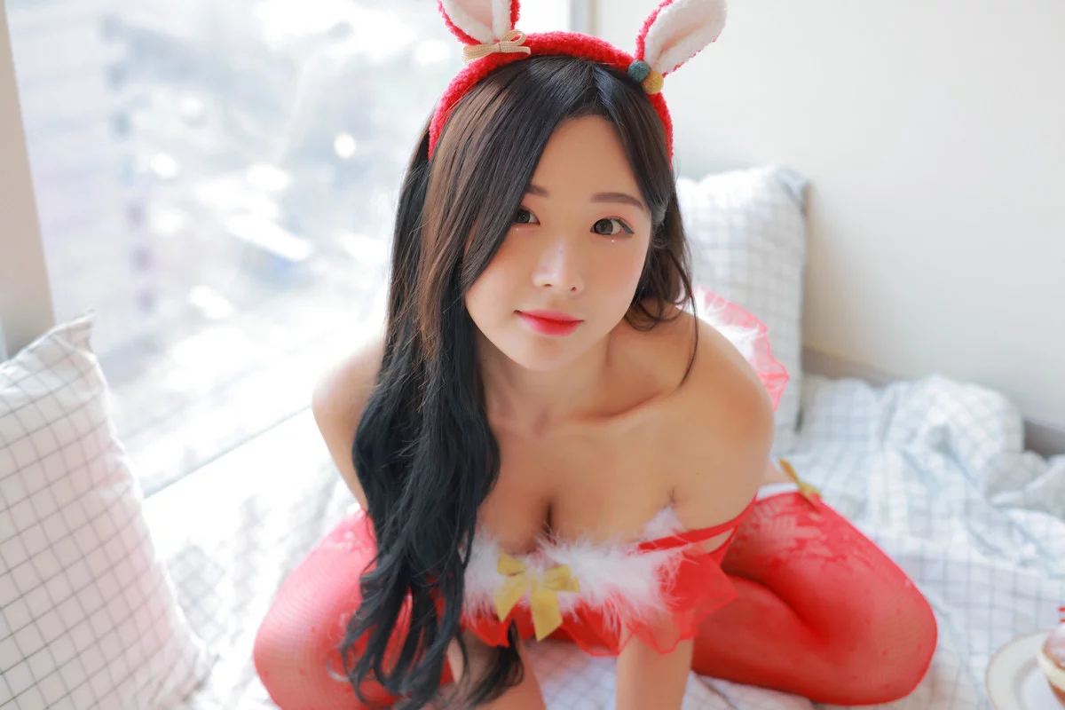 韩国美女模特Habin内衣和视频01主题绒毛红色内衣+性感女仆装秀完美身材诱惑写真59P