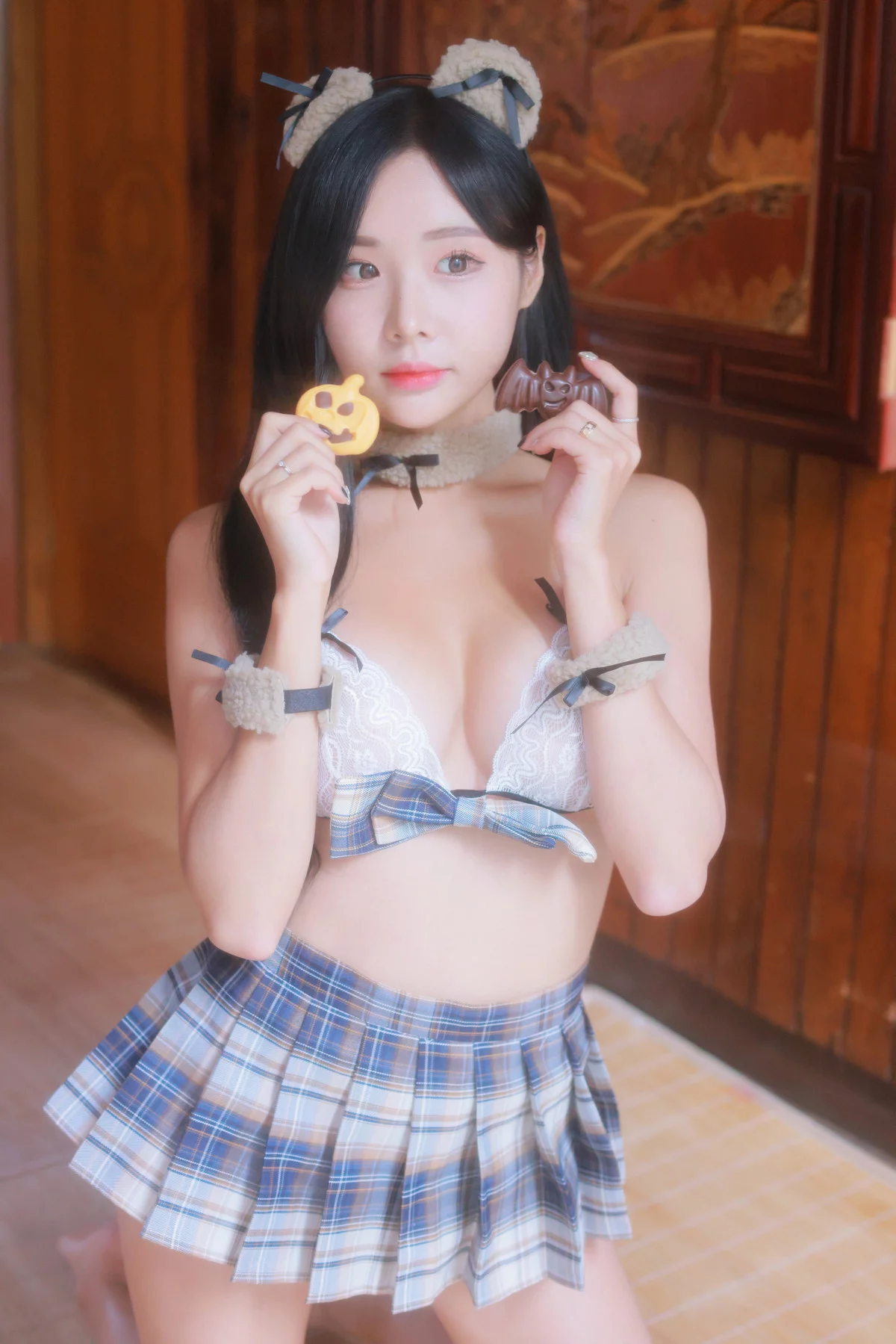 韩国美女模特Habin内衣和视频02主题性感白色蕾丝内衣配JK短裙秀丰满身材诱惑写真71P