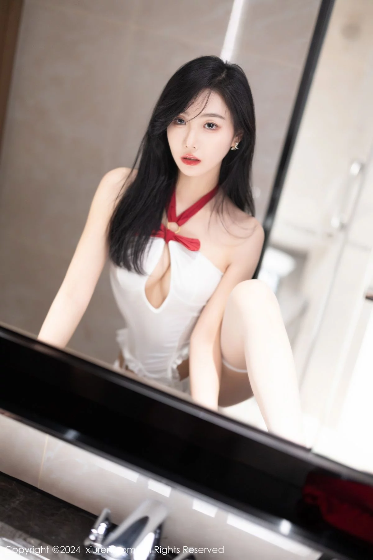 XiuRen第7962期_模特苏苏阿性感淡粉色内衣配开档白丝秀曼妙绝美身姿诱惑写真81P
