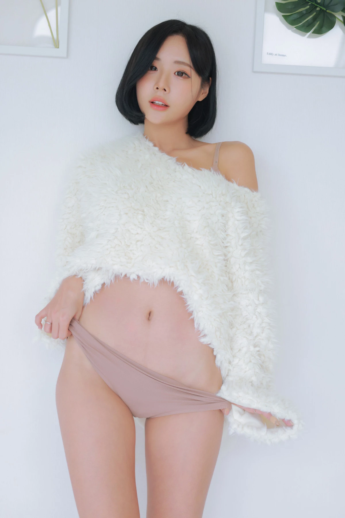 韩国美女模特Habin内衣和视频04主题性感白色绒毛披风秀完美身材迷人诱惑写真76P