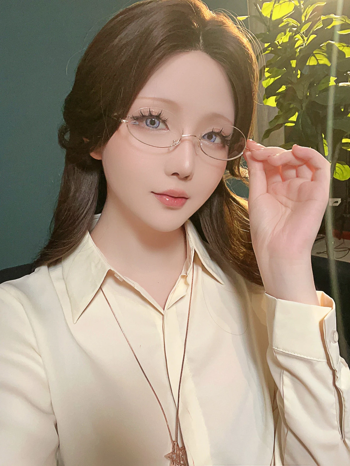 Coser小姐姐星之迟迟家庭教师的奖励时间主题浅色衬衫露黑色蕾丝内衣迷人诱惑写真180P