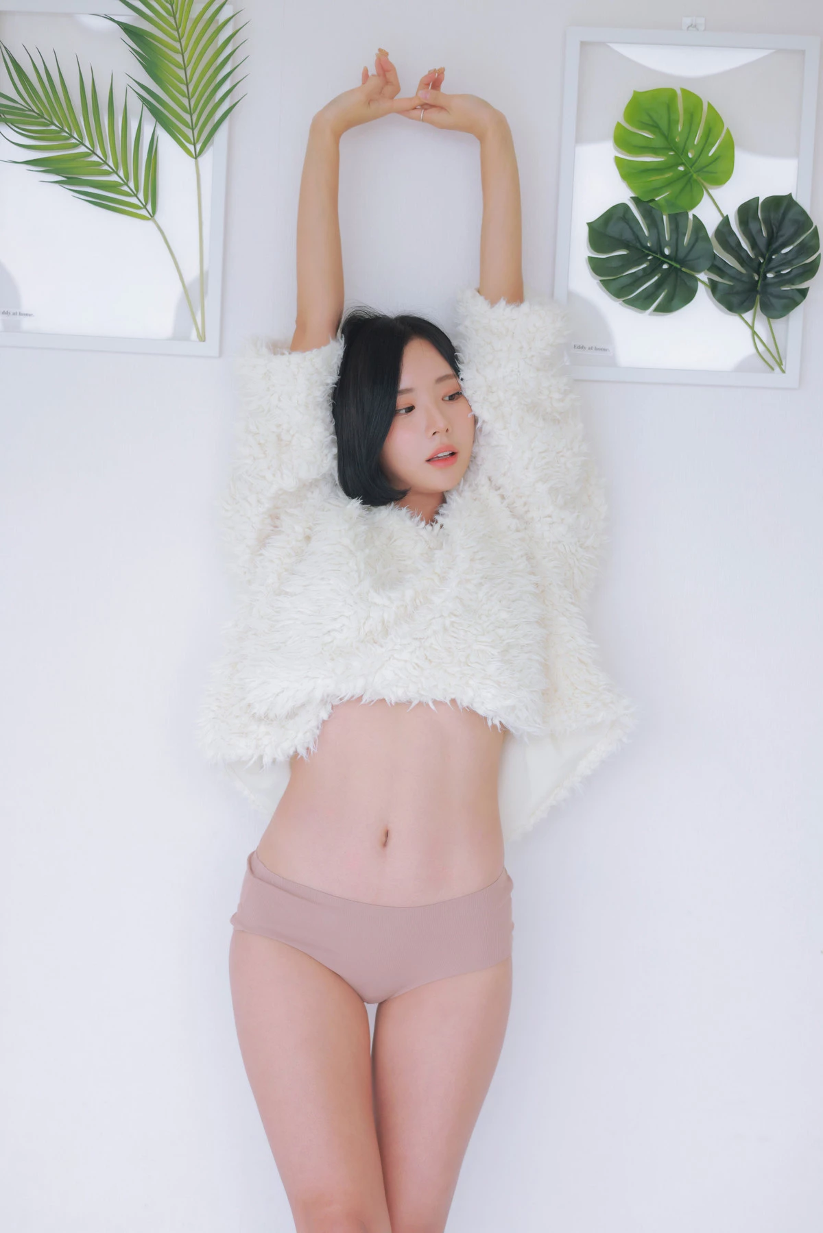韩国美女模特Habin内衣和视频04主题性感白色绒毛披风秀完美身材迷人诱惑写真76P
