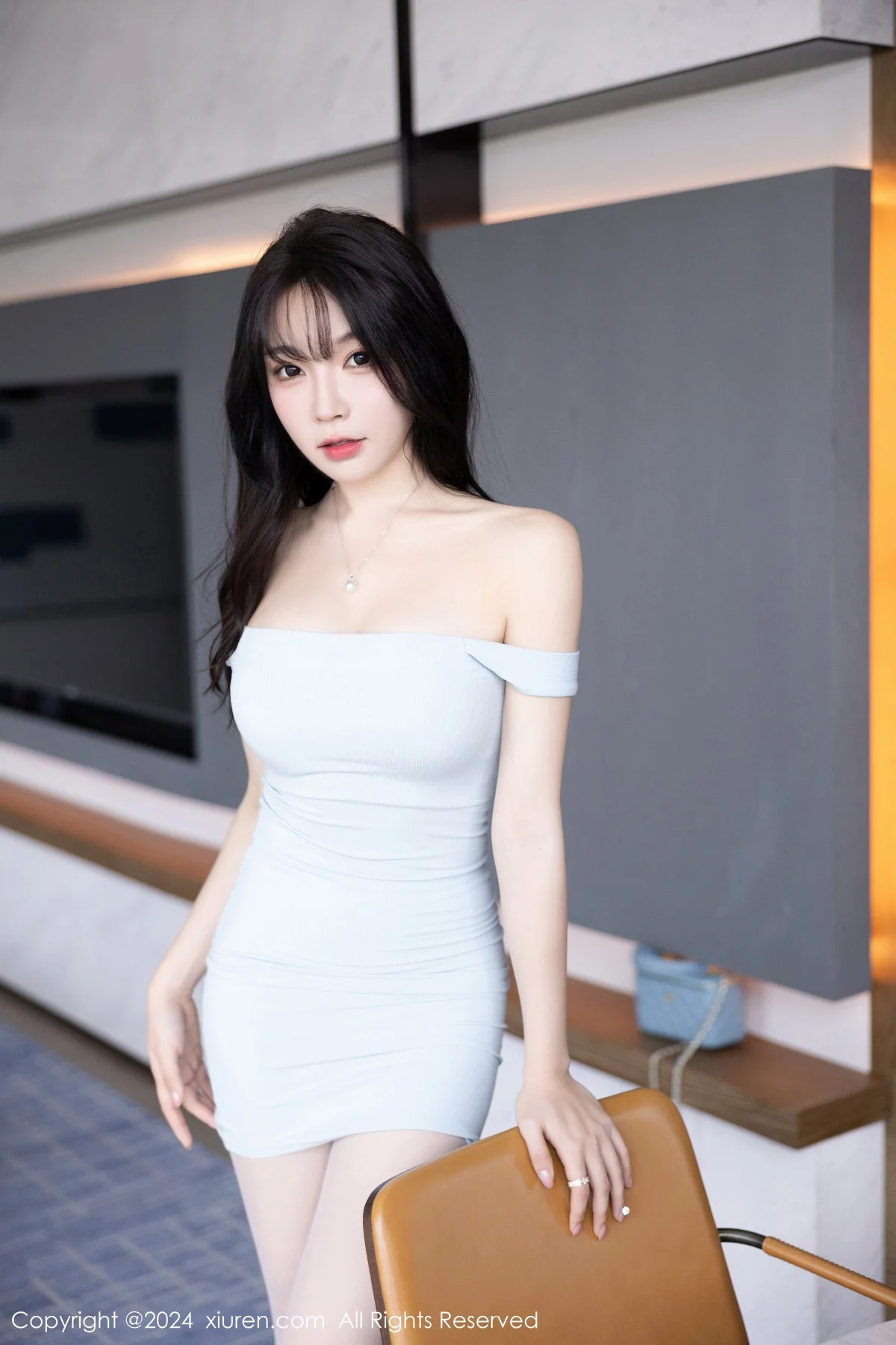XiuRen第7976期_女神徐莉芝Booty淡蓝连衣短裙+白色蕾丝内衣秀曼妙身姿诱惑写真90P