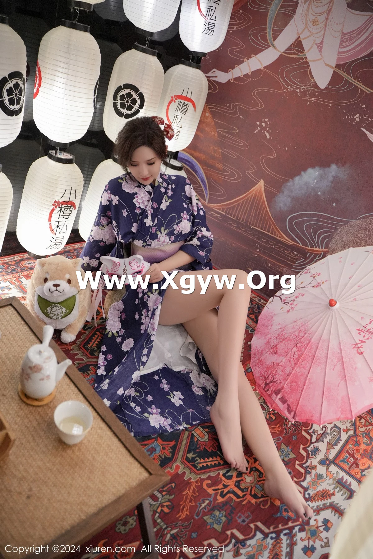 XiuRen第7975期_女神Carol周妍希深蓝色日式和服配超薄肉丝秀丰满身材诱惑写真70P