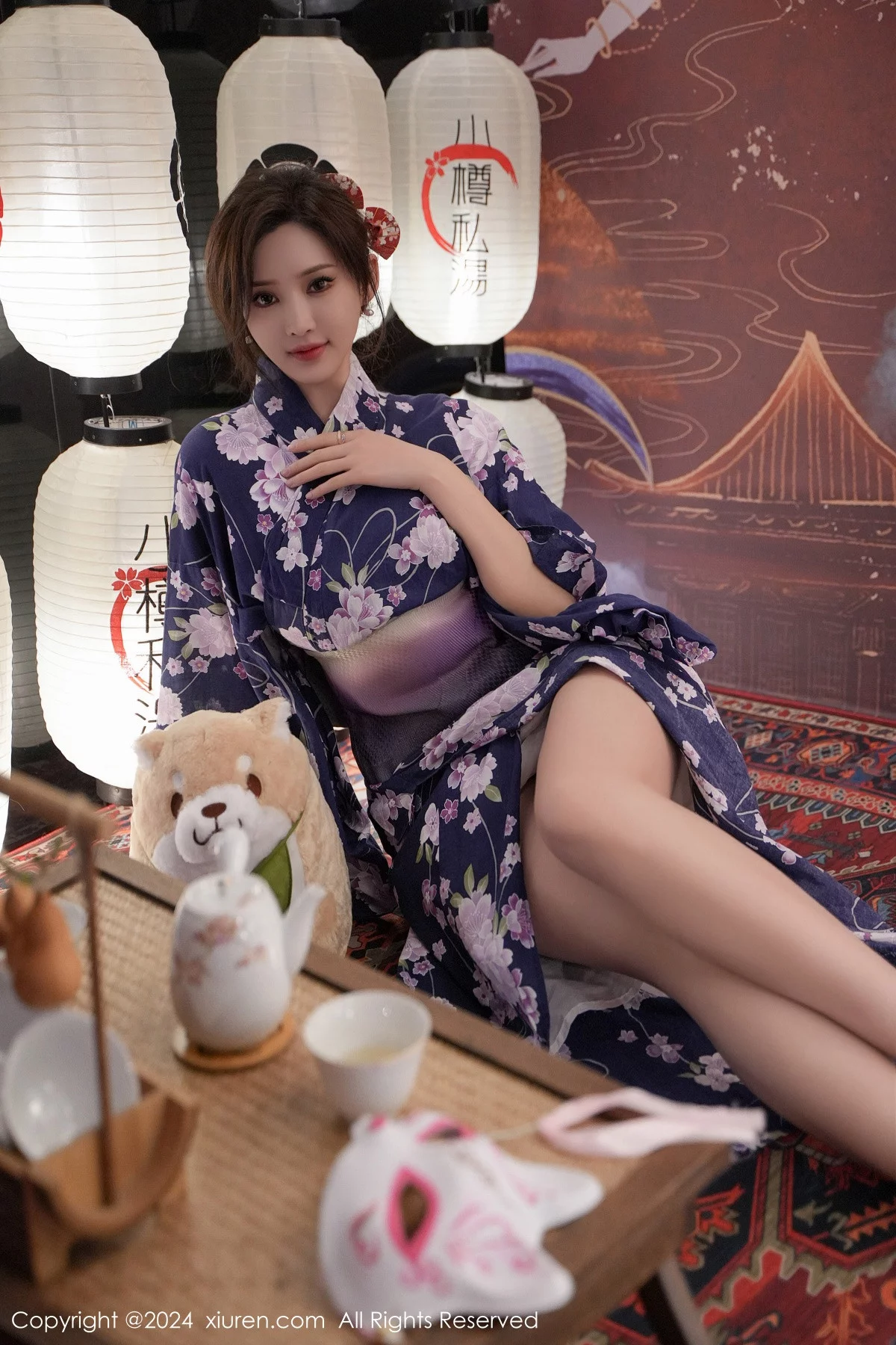 XiuRen第7975期_女神Carol周妍希深蓝色日式和服配超薄肉丝秀丰满身材诱惑写真70P
