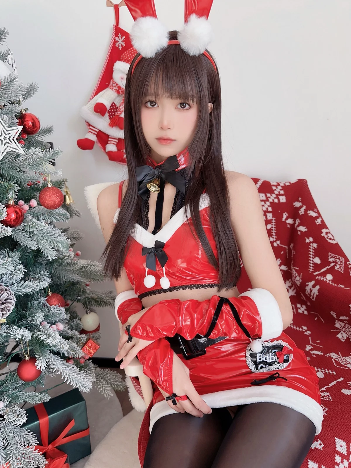 Coser美女布丁大法圣诞兔主题性感红色短裙套装配闪亮黑丝秀翘臀美腿诱惑写真76P