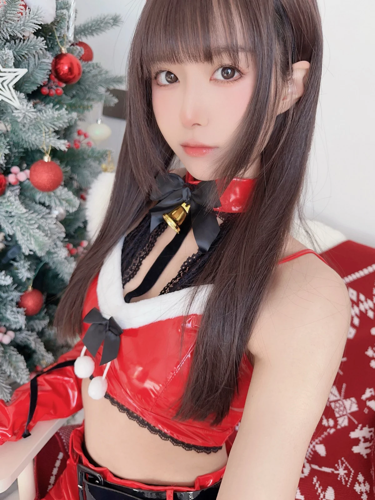 Coser美女布丁大法圣诞兔主题性感红色短裙套装配闪亮黑丝秀翘臀美腿诱惑写真76P