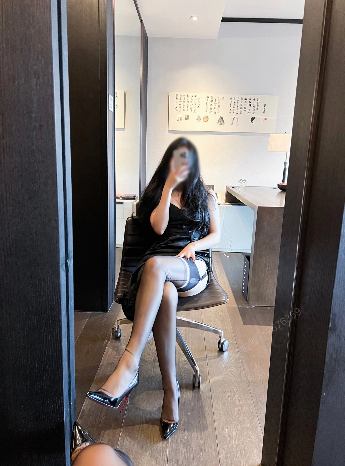 网络美女安乔乔儿cervin无弹力主题性感黑色内衣配黑丝吊袜秀完美身材诱惑写真109P