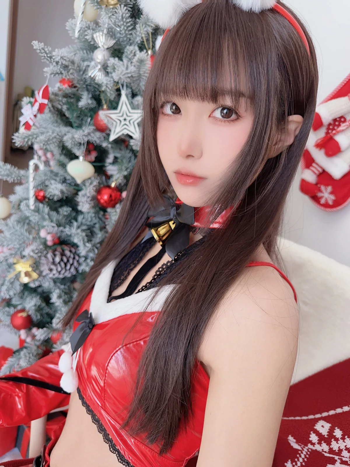 Coser美女布丁大法圣诞兔主题性感红色短裙套装配闪亮黑丝秀翘臀美腿诱惑写真76P