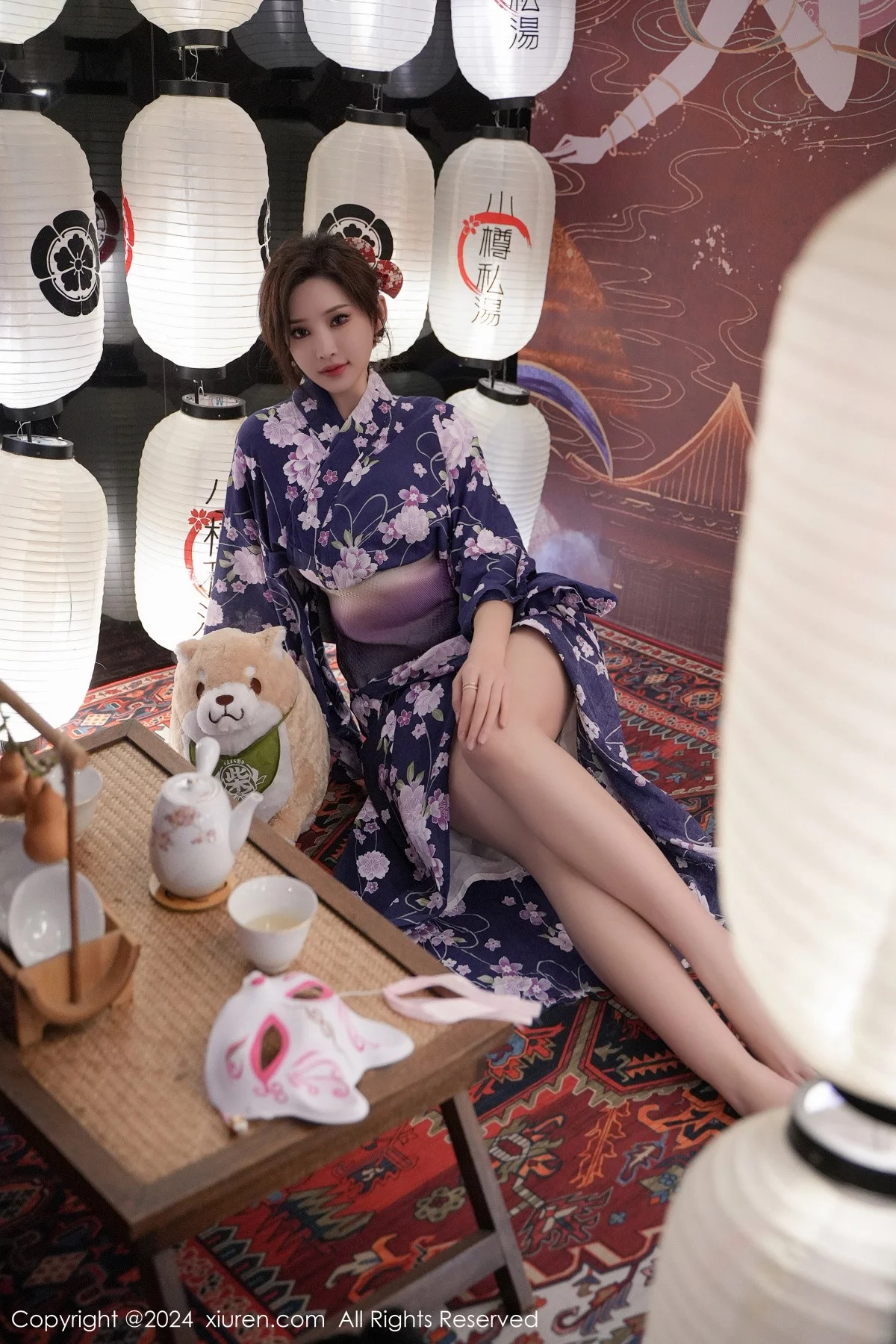 XiuRen第7975期_女神Carol周妍希深蓝色日式和服配超薄肉丝秀丰满身材诱惑写真70P