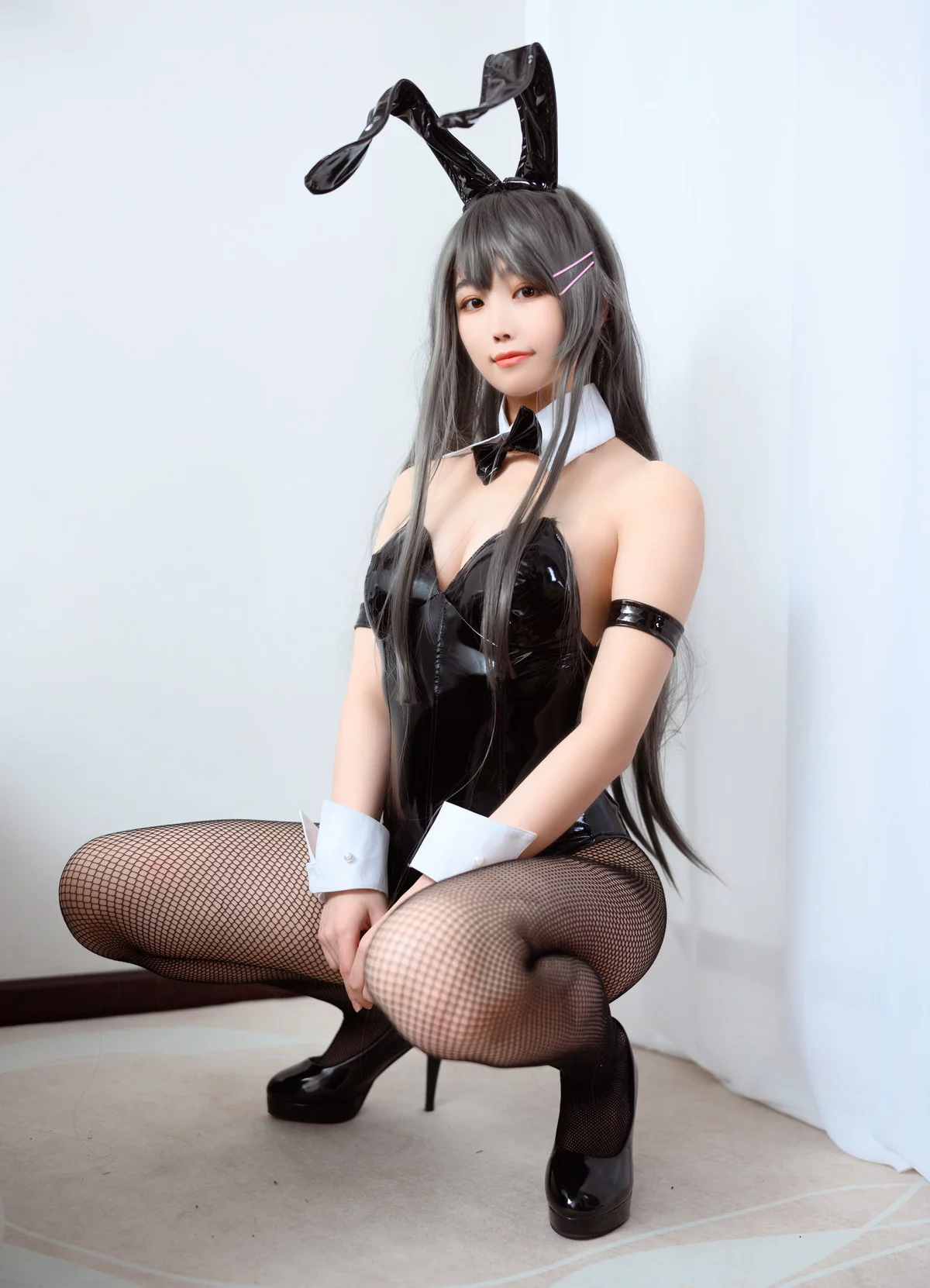 网络美女汪知子麻衣主题性感黑色皮质高叉连体衣配黑丝网袜秀翘臀美腿诱惑写真42P