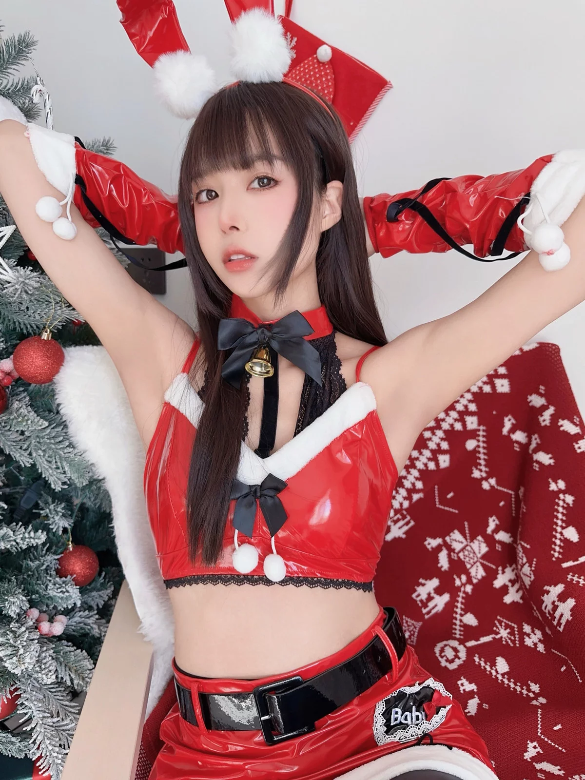 Coser美女布丁大法圣诞兔主题性感红色短裙套装配闪亮黑丝秀翘臀美腿诱惑写真76P