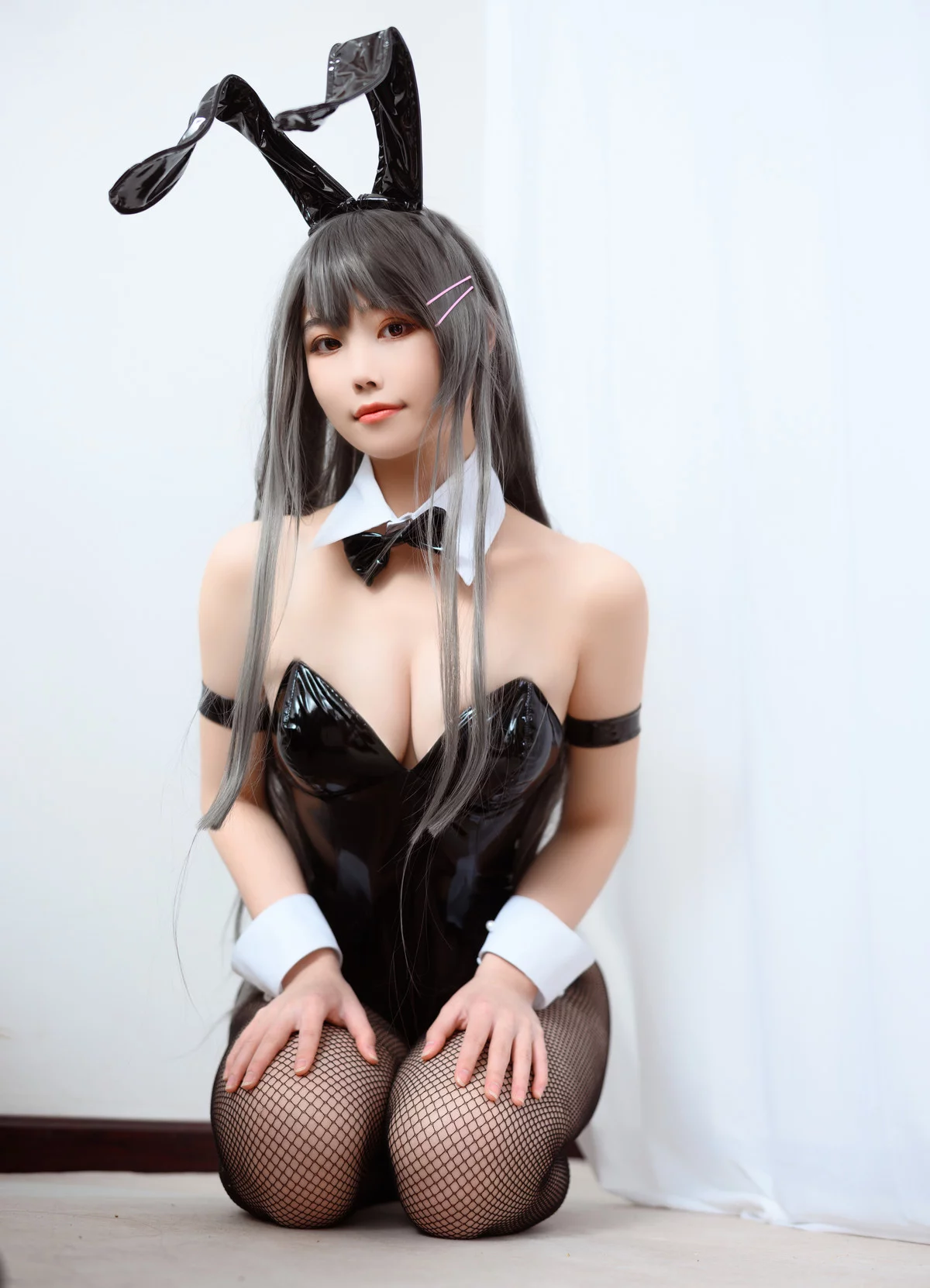 网络美女汪知子麻衣主题性感黑色皮质高叉连体衣配黑丝网袜秀翘臀美腿诱惑写真42P