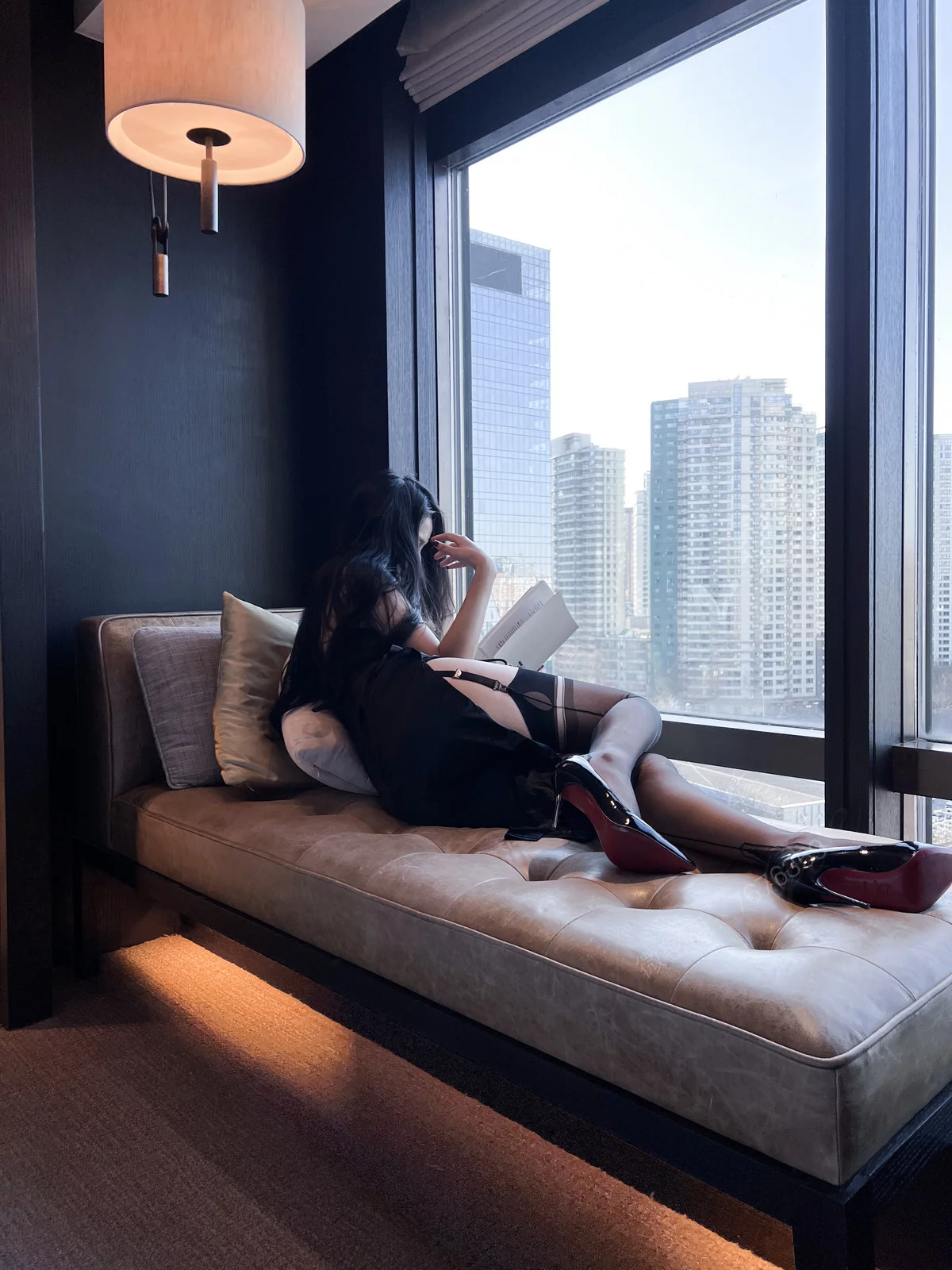 网络美女安乔乔儿cervin无弹力主题性感黑色内衣配黑丝吊袜秀完美身材诱惑写真109P