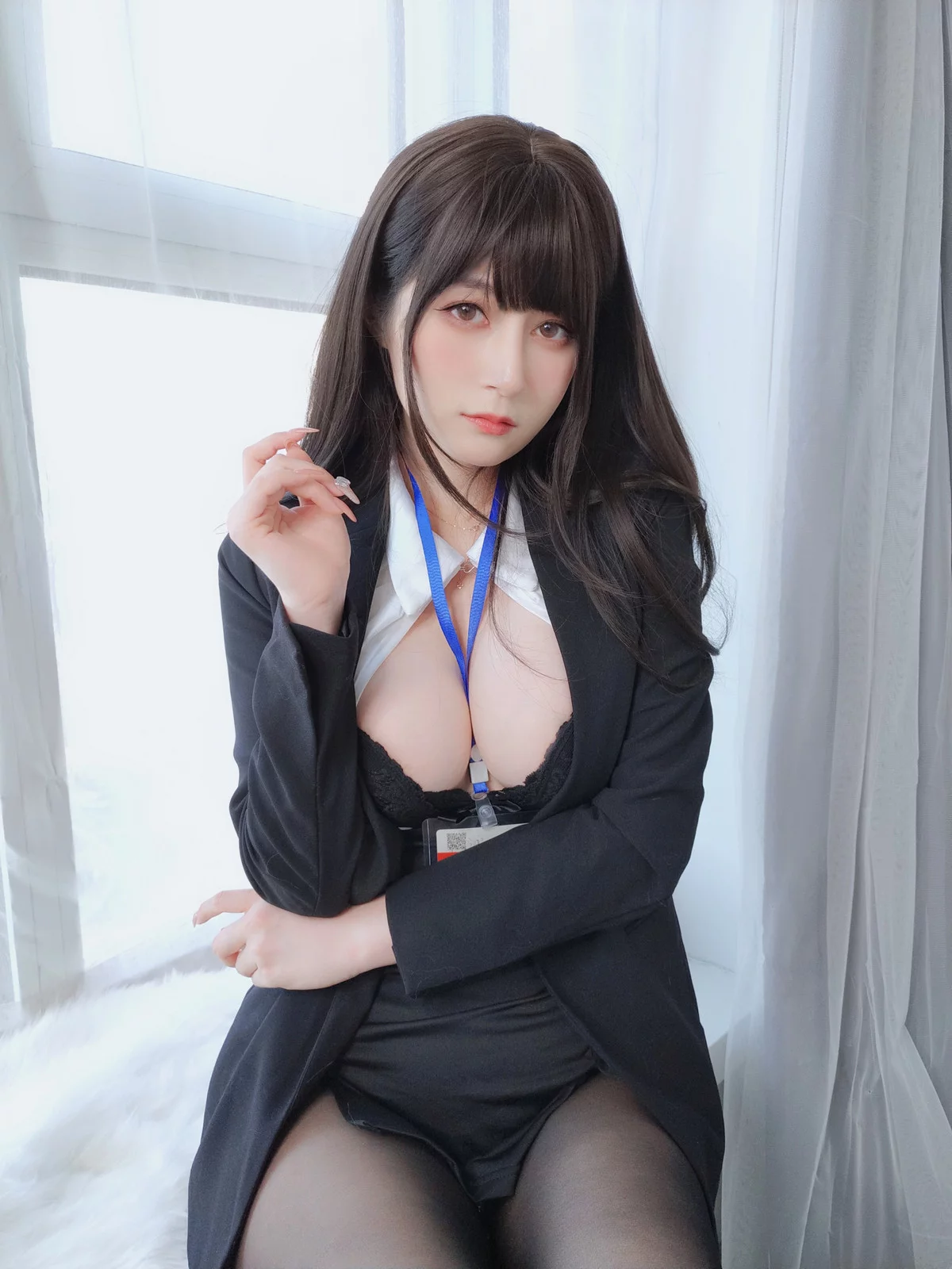 Coser小姐姐白银珍珠秘书主题脱OL制服露性感黑色蕾丝内衣配超薄黑丝诱惑写真168P