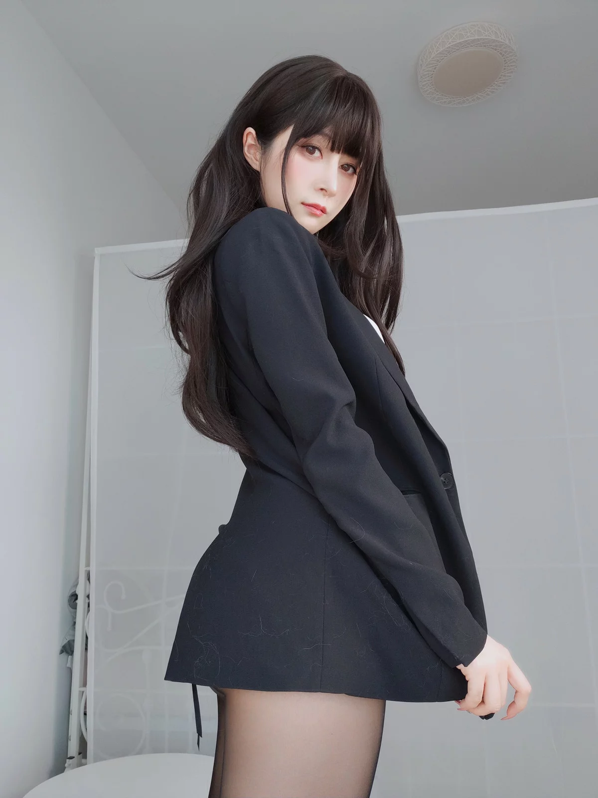 Coser小姐姐白银珍珠秘书主题脱OL制服露性感黑色蕾丝内衣配超薄黑丝诱惑写真168P