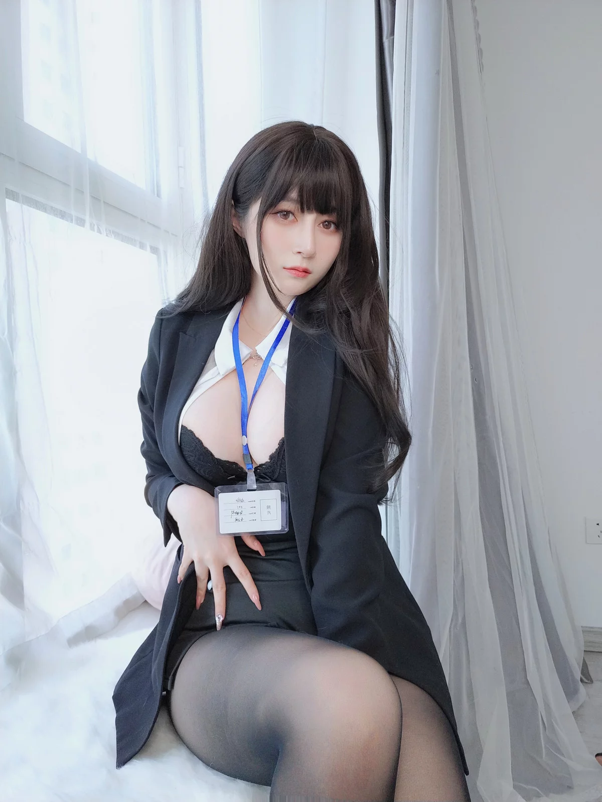 Coser小姐姐白银珍珠秘书主题脱OL制服露性感黑色蕾丝内衣配超薄黑丝诱惑写真168P