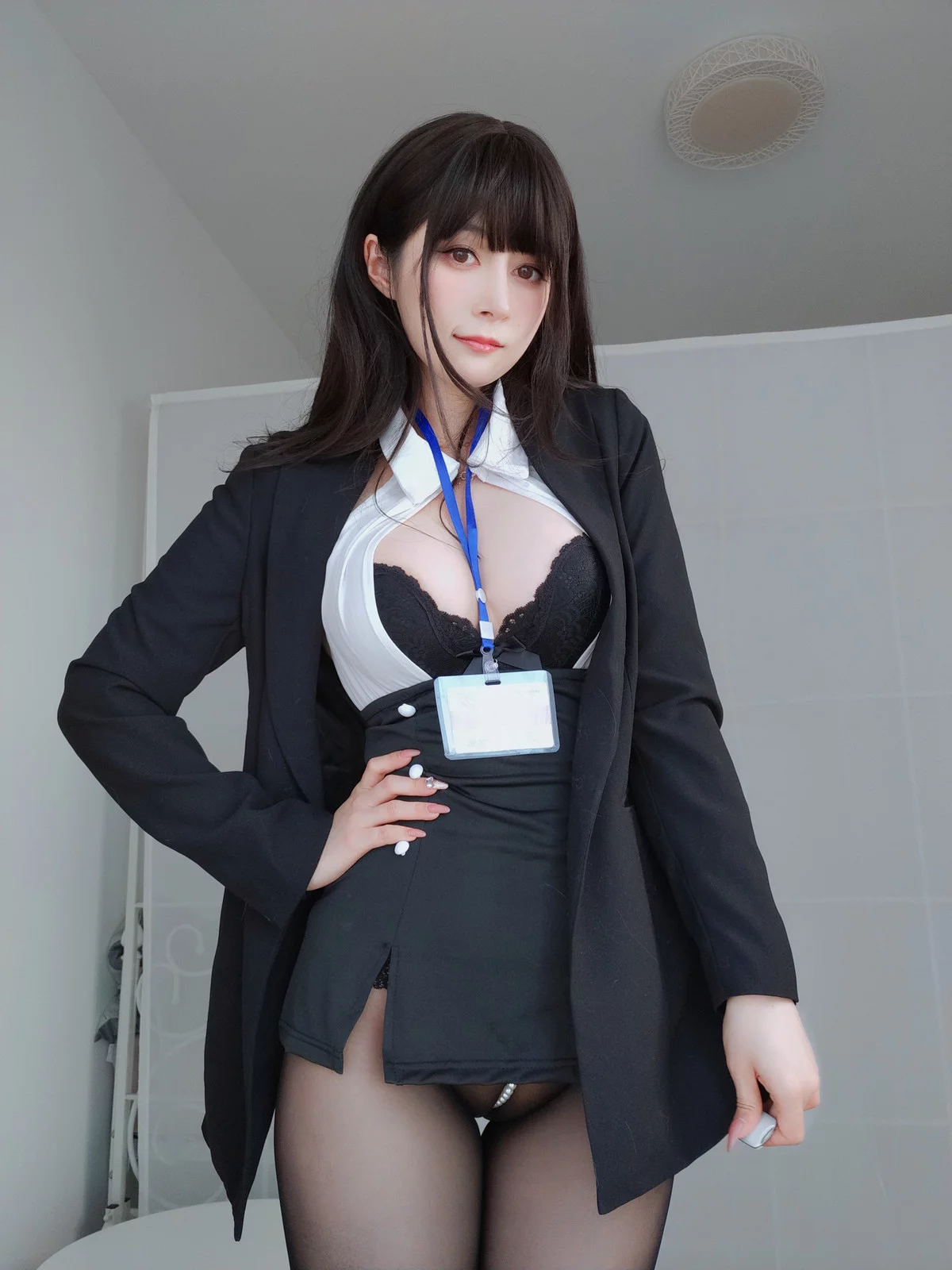 Coser小姐姐白银珍珠秘书主题脱OL制服露性感黑色蕾丝内衣配超薄黑丝诱惑写真168P
