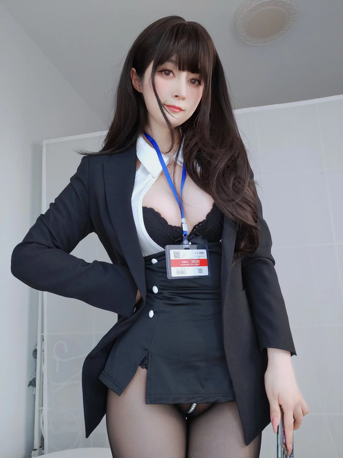 Coser小姐姐白银珍珠秘书主题脱OL制服露性感黑色蕾丝内衣配超薄黑丝诱惑写真168P