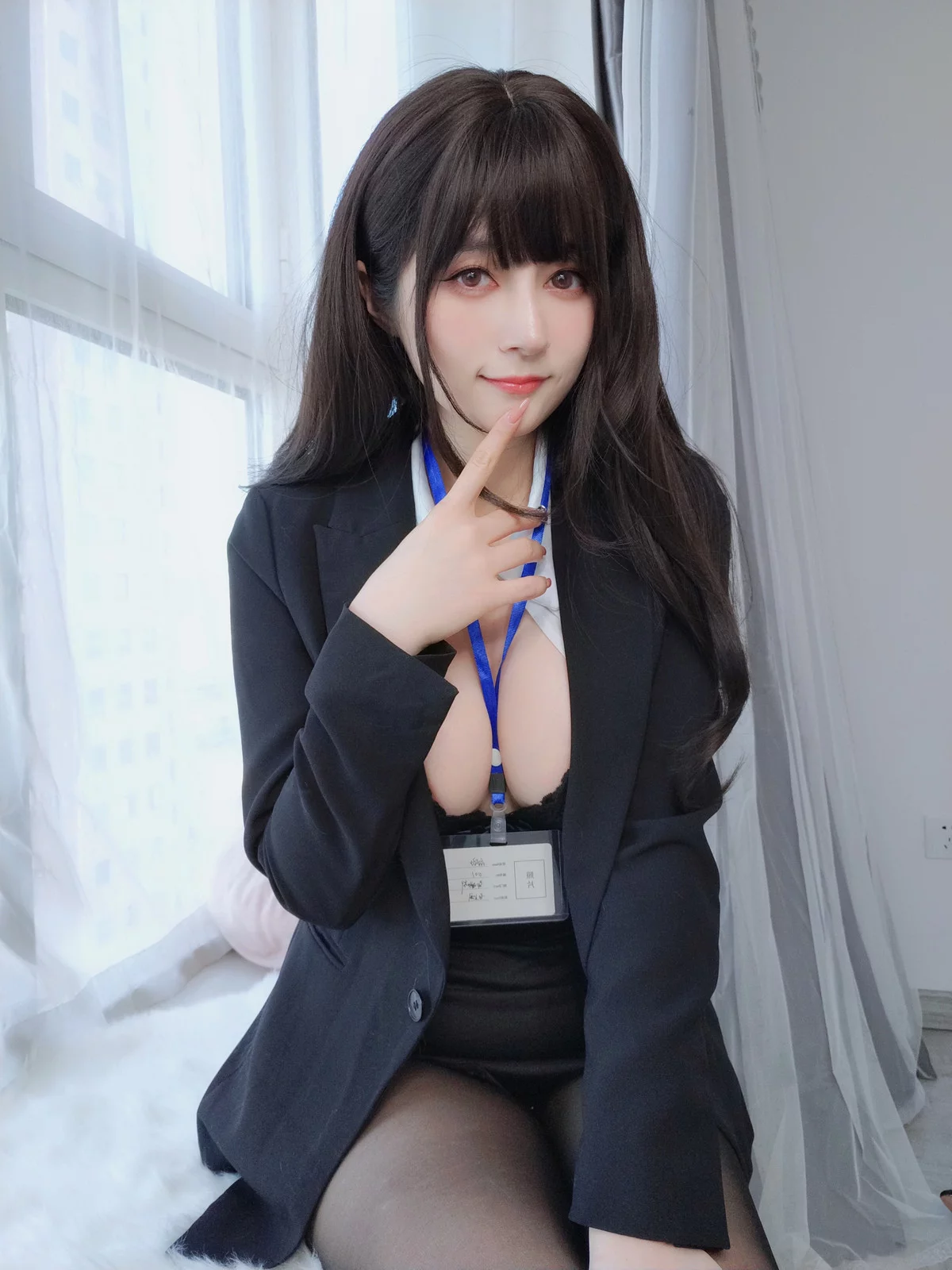 Coser小姐姐白银珍珠秘书主题脱OL制服露性感黑色蕾丝内衣配超薄黑丝诱惑写真168P