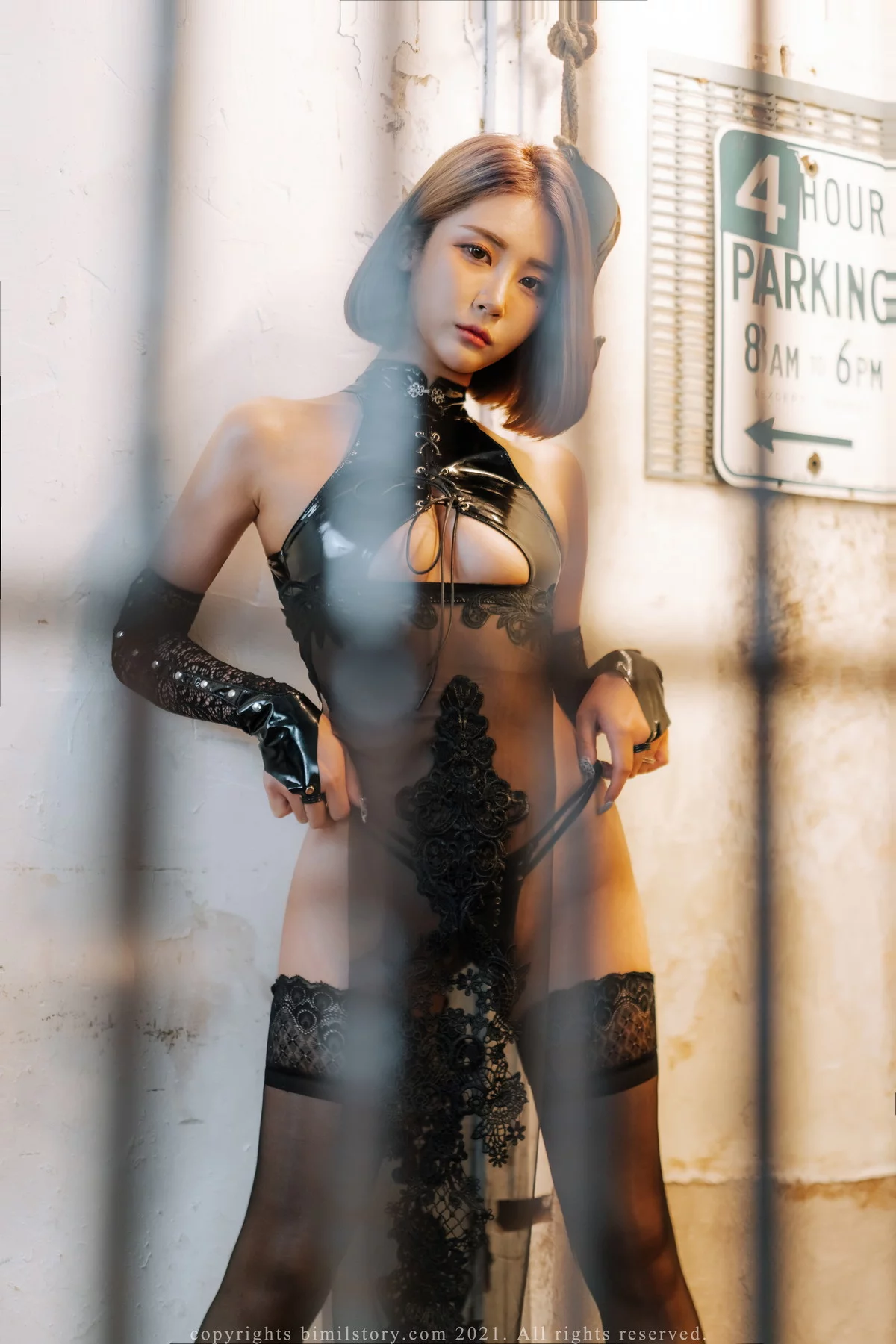 韩国美女模特Bomi-Nier Automata主题性感黑色情趣旗袍配黑丝袜秀美腿诱惑写真74P