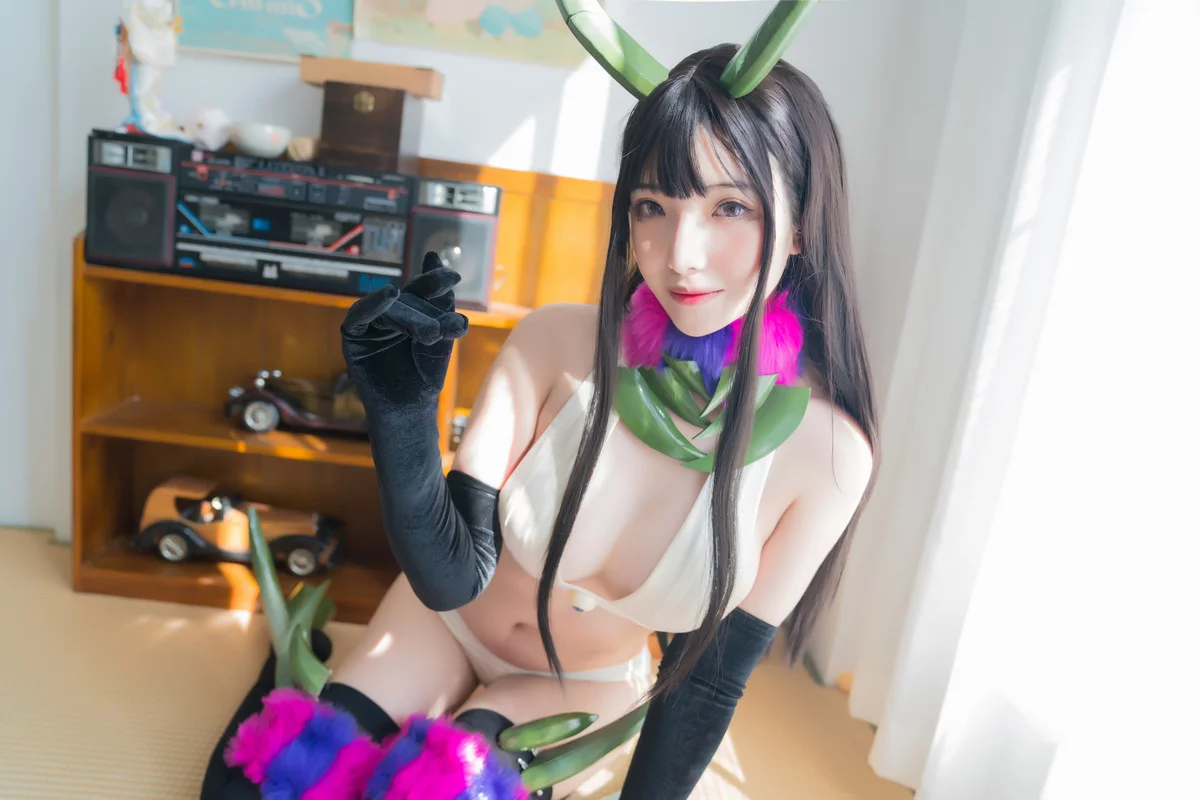 动漫博主雯妹不讲道理恶魔姐姐主题私房性感白色内衣配黑丝袜秀美腿诱惑写真28P