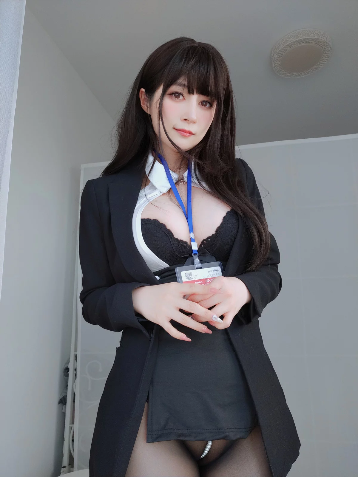 Coser小姐姐白银珍珠秘书主题脱OL制服露性感黑色蕾丝内衣配超薄黑丝诱惑写真168P