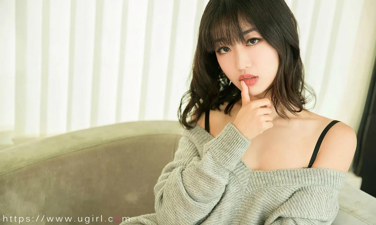 [Ugirls爱尤物]No.2742_模特小文私房性感针织毛衣半脱露黑色蕾丝内衣迷人诱惑写真35P