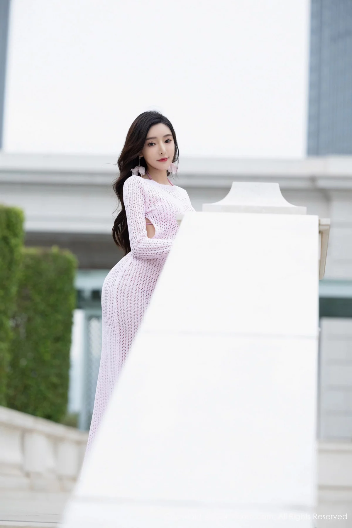 XiuRen第8055期_女神王馨瑶yanni黑色轻透情趣服+粉色比基尼秀完美身材诱惑写真81P
