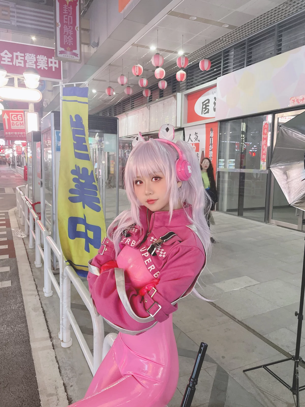 阳光美少女萌芽儿o0爱丽丝主题户外性感粉红连体衣紧身秀凹凸身材撩人诱惑写真108P