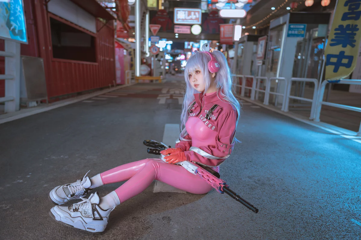 阳光美少女萌芽儿o0爱丽丝主题户外性感粉红连体衣紧身秀凹凸身材撩人诱惑写真108P