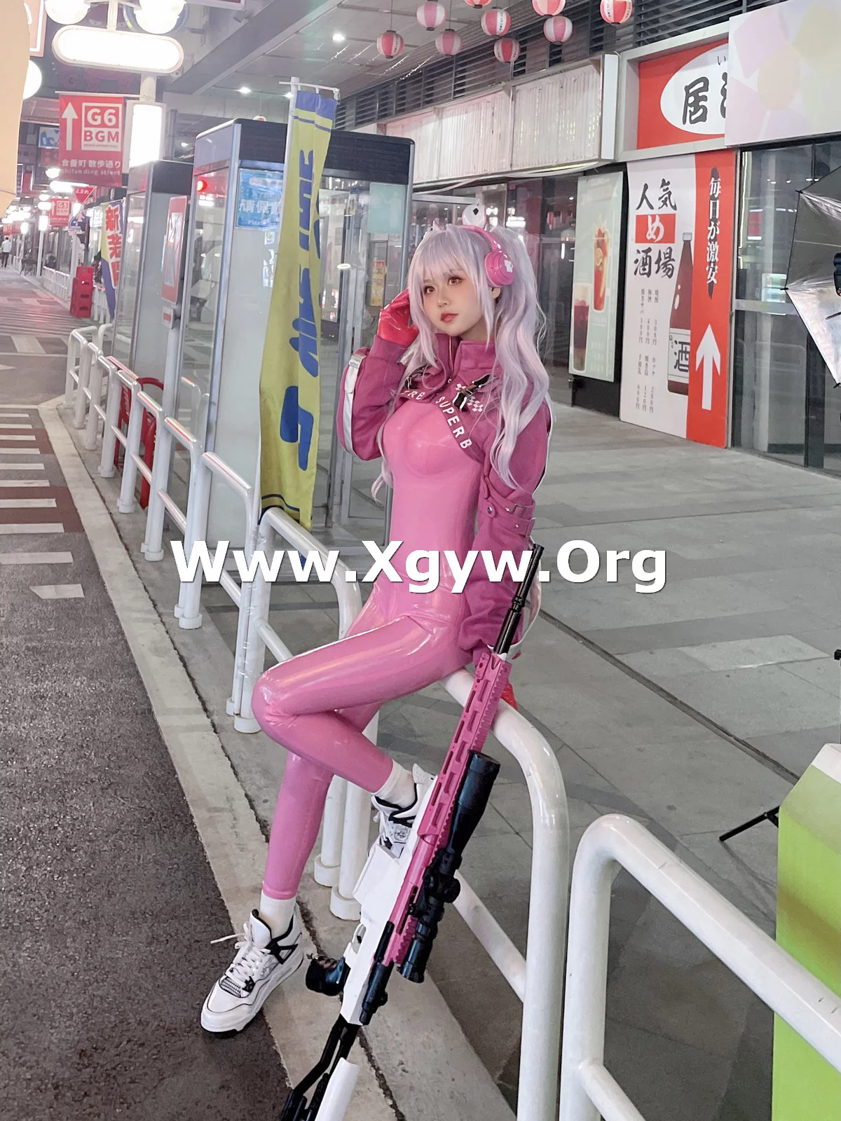 阳光美少女萌芽儿o0爱丽丝主题户外性感粉红连体衣紧身秀凹凸身材撩人诱惑写真108P