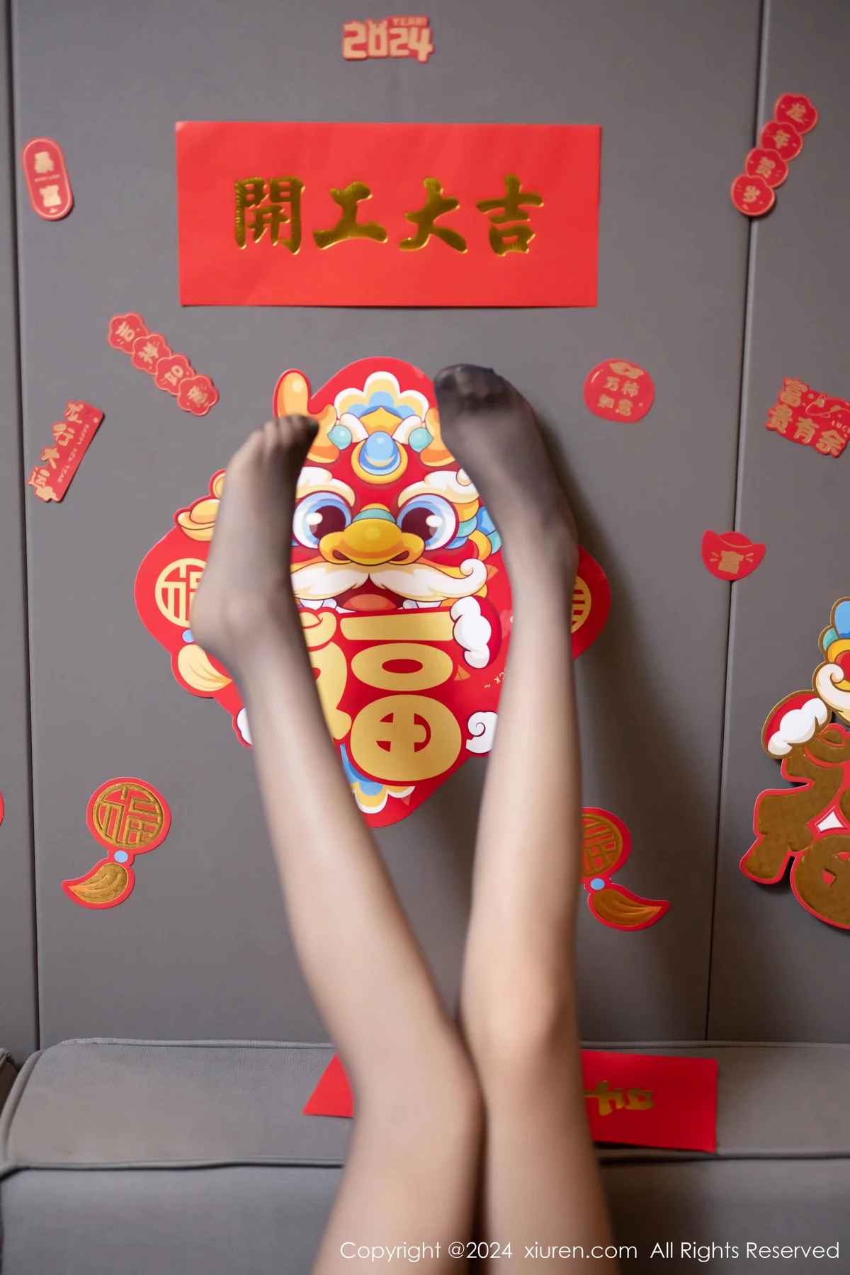 [XiuRen秀人网]No.8103_女神杨晨晨Yome性感连衣短裙+红色蕾丝内衣秀完美身材诱惑写真85P