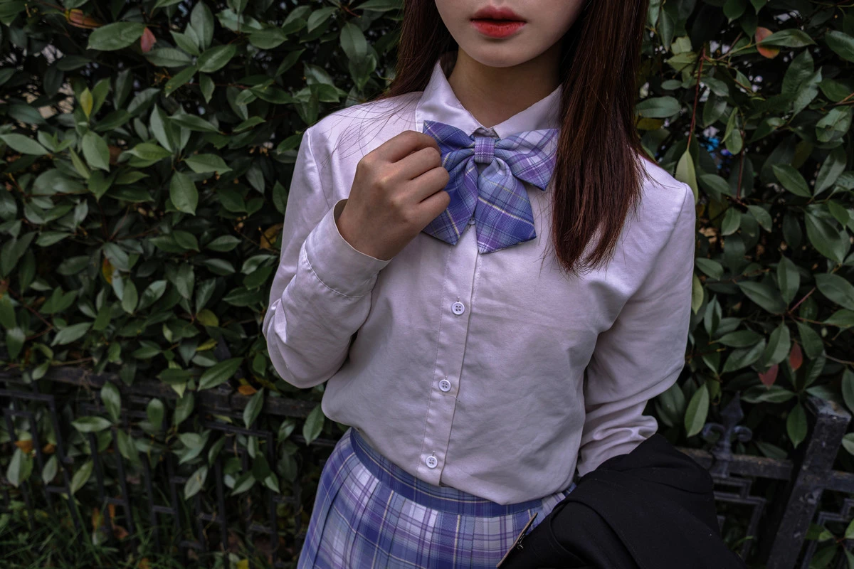萝莉写真机构森萝财团月下001小夜主题户外性感白T配格子短裙露肉丝袜秀美腿诱惑写真76P